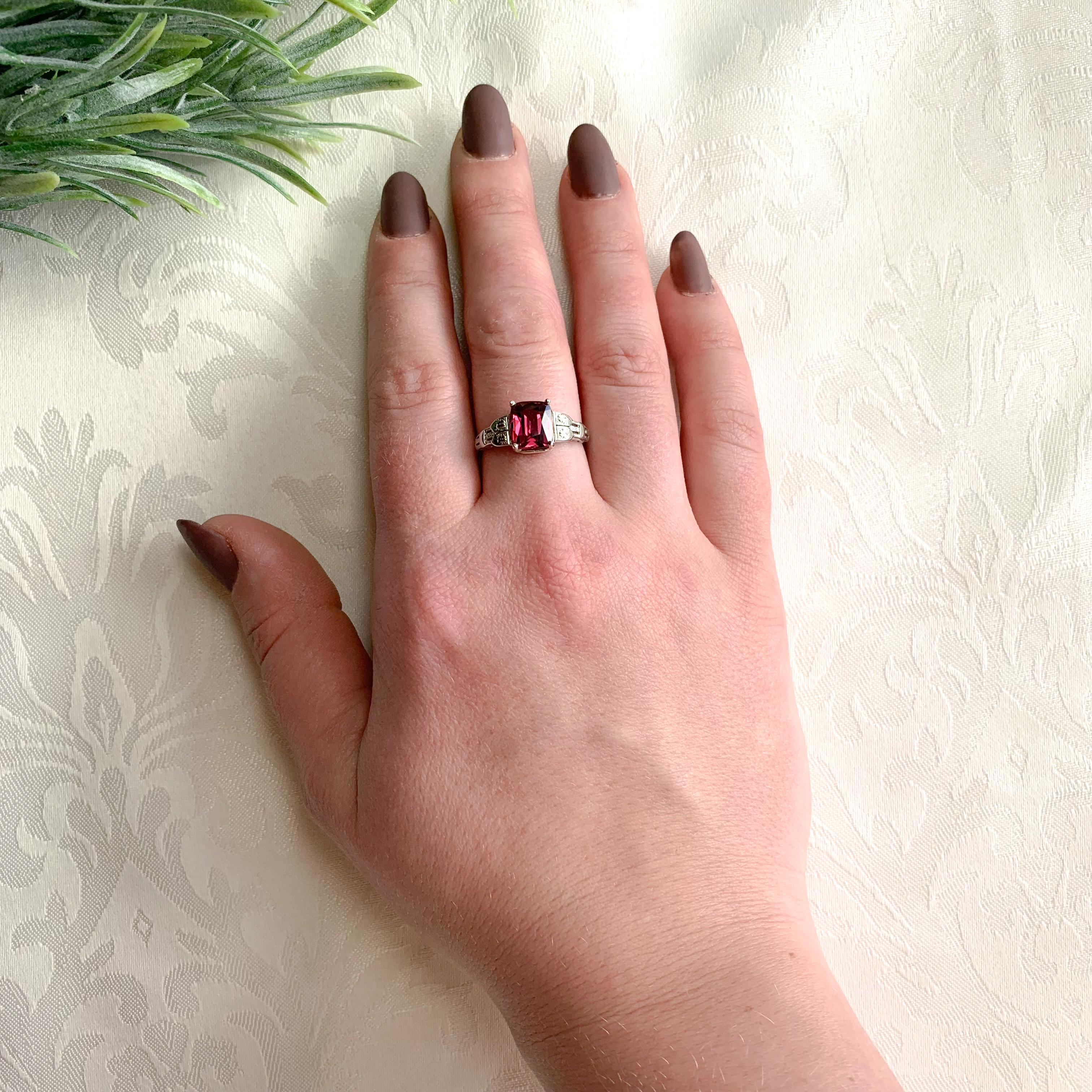 Vintage 18K White Gold 3.02 carat Garnet Ring size 8.5 For Sale 1