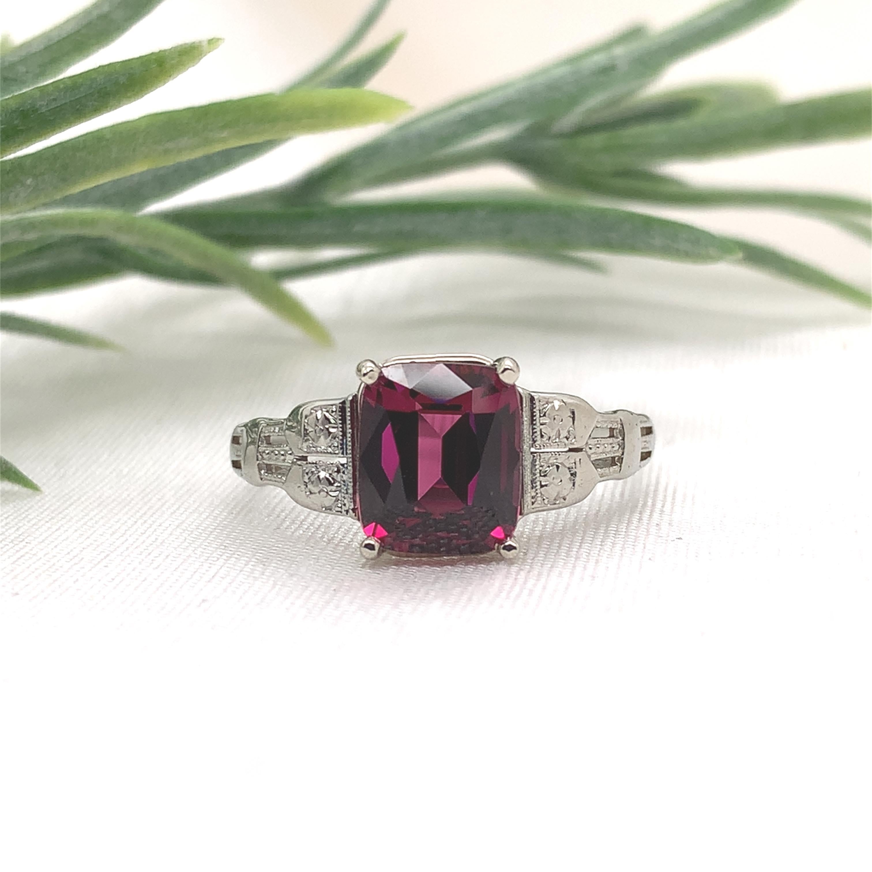 Vintage 18K White Gold 3.02 carat Garnet Ring size 8.5 For Sale 3