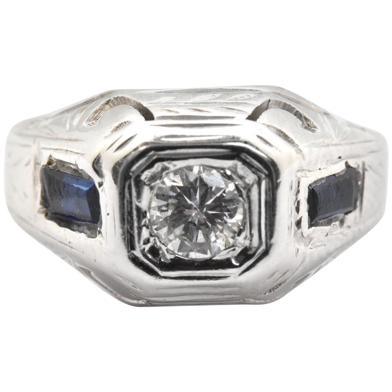 Vintage 18k White Gold and 0.12ct Round Brilliant Diamond and Sapphire Ring Size For Sale
