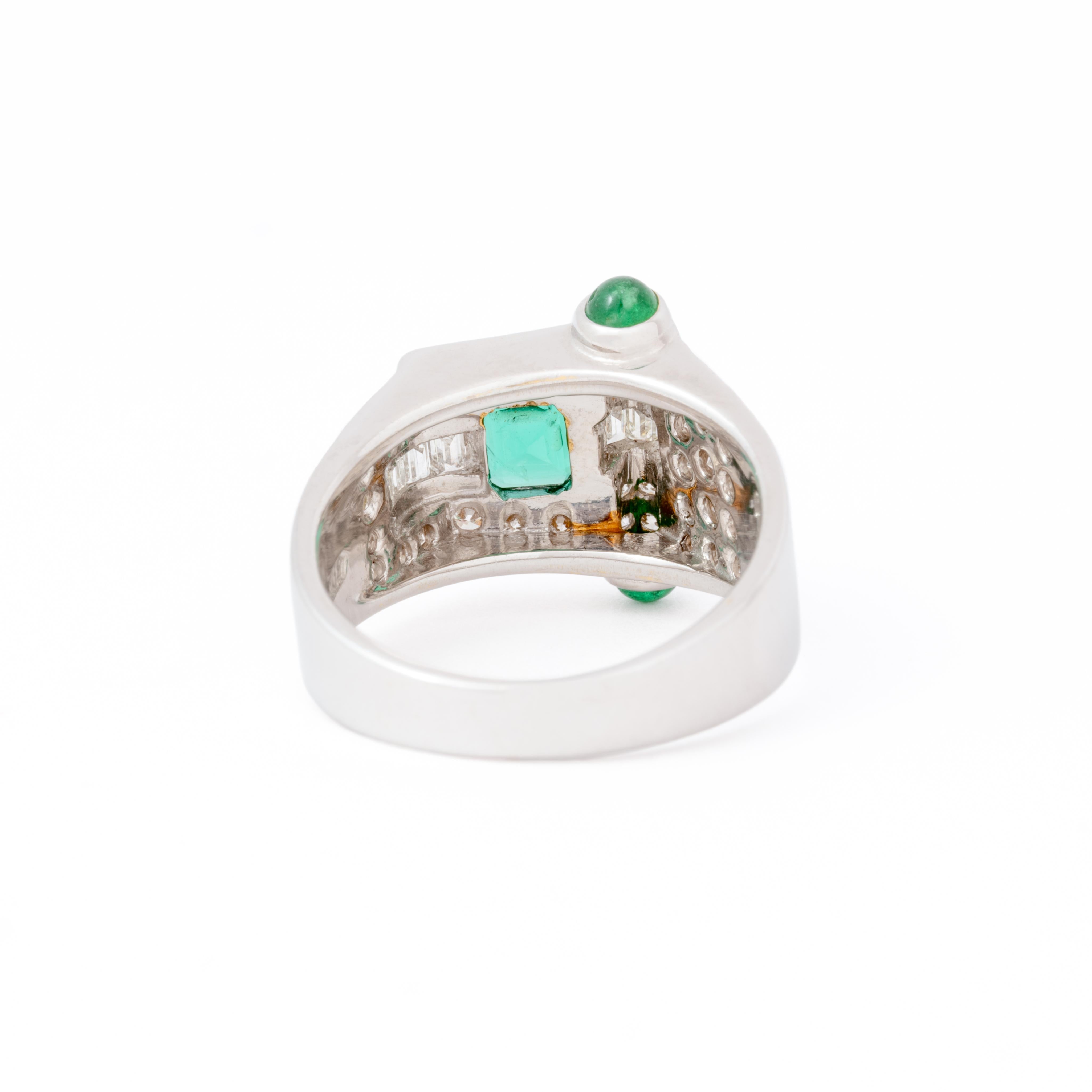 Or blanc 18 carats, émeraude colombienne de 0,75 carat et diamants de 0,95 carat en vente 1
