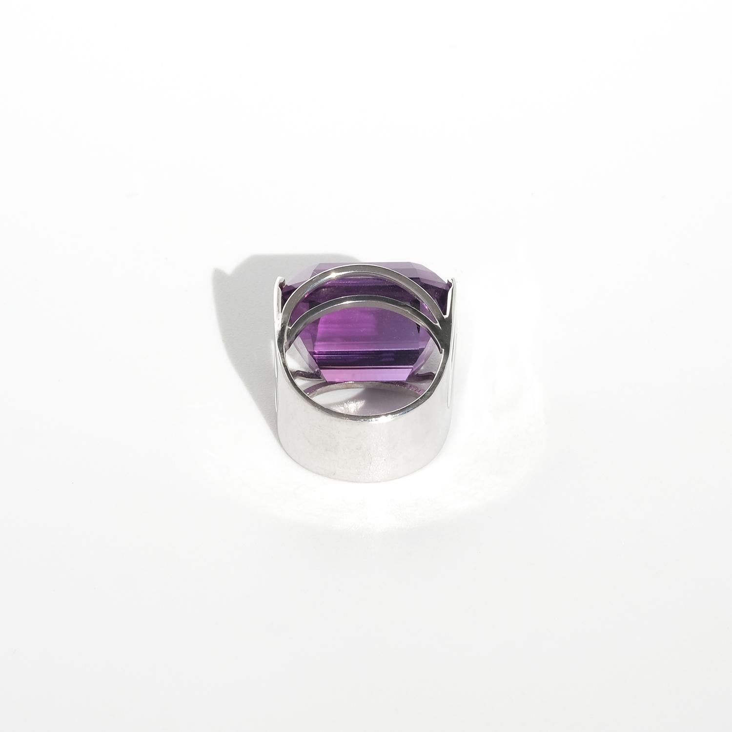 Women's or Men's Vintage 18K White Gold and Amethyst Ring by Master Elon Arenhill Made 1970 For Sale