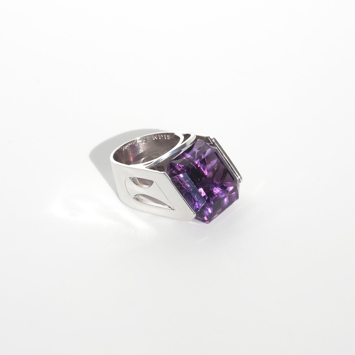 Vintage 18K White Gold and Amethyst Ring by Master Elon Arenhill Made 1970 For Sale 2