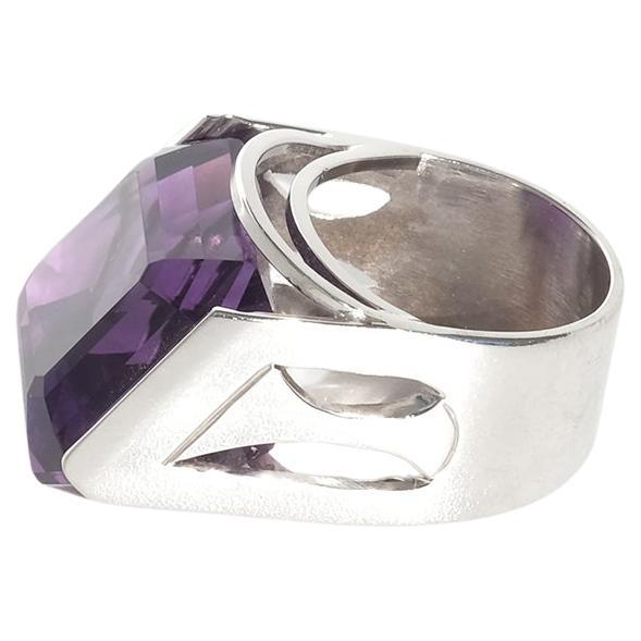 Vintage 18K White Gold and Amethyst Ring by Master Elon Arenhill Made 1970 For Sale