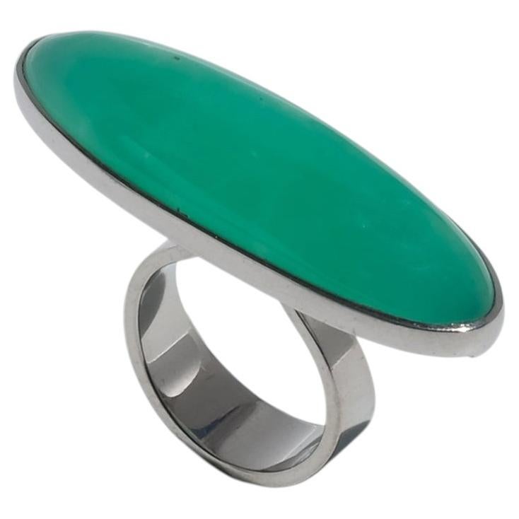 Vintage 18K White Gold and Chrysoprase Ring by Rey Urban made 1974 en vente