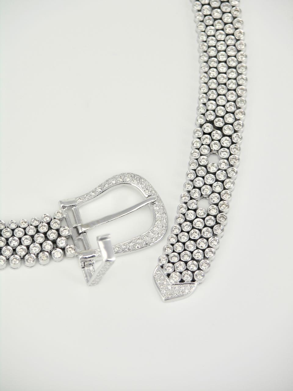belt white necklaces