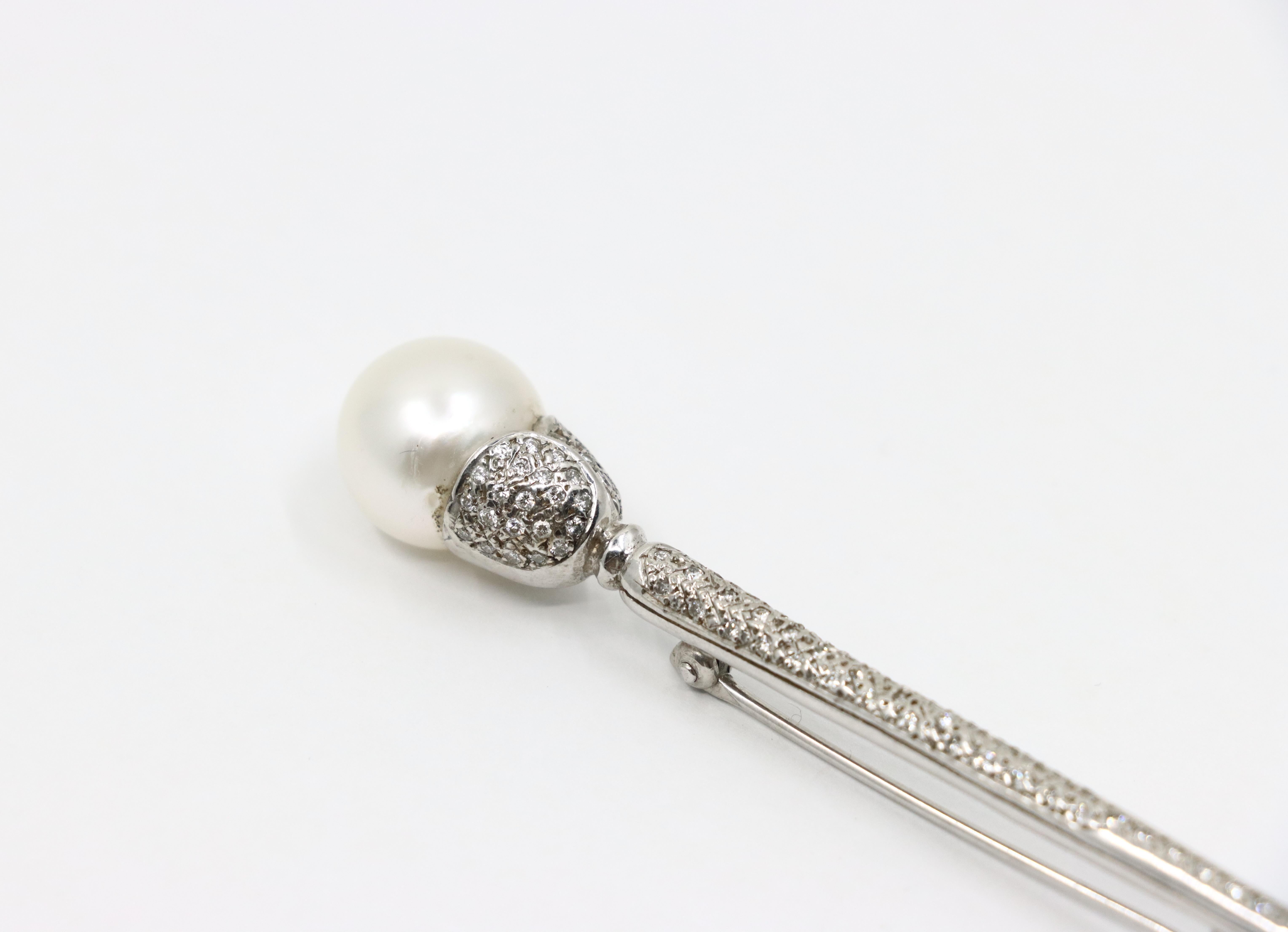 Femenino o masculino Broche vintage de oro blanco de 18 quilates con diamantes y perlas negras y blancas en venta