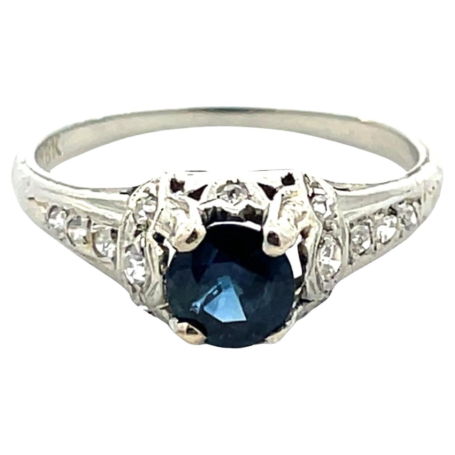 Vintage 18K Weißgold Blau Saphir 
Diamant Akzent Ring im Angebot