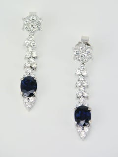 Vintage 18 Karat Gold Blue Sapphire Diamond Drop Earrings Larry Jewelry, 1970s