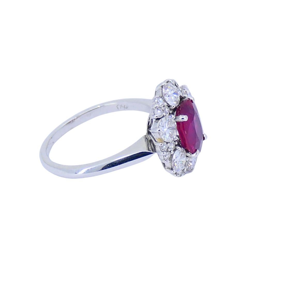 Vintage 18k Weißgold Cluster Ring Diamant Rubin 1,75ct Burma im Angebot 7