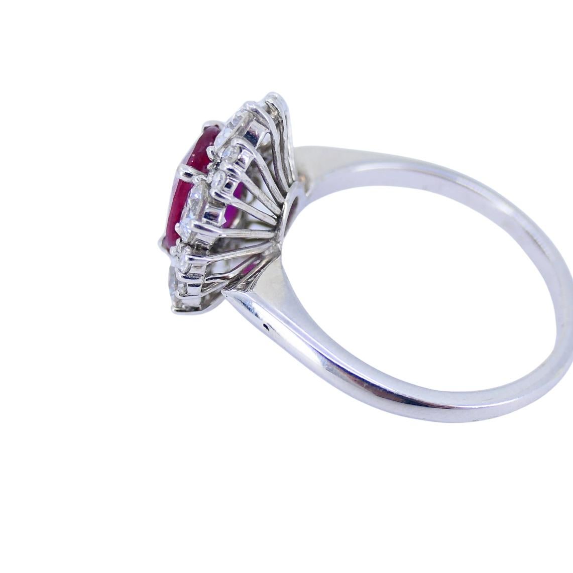 Vintage 18k Weißgold Cluster Ring Diamant Rubin 1,75ct Burma im Angebot 3