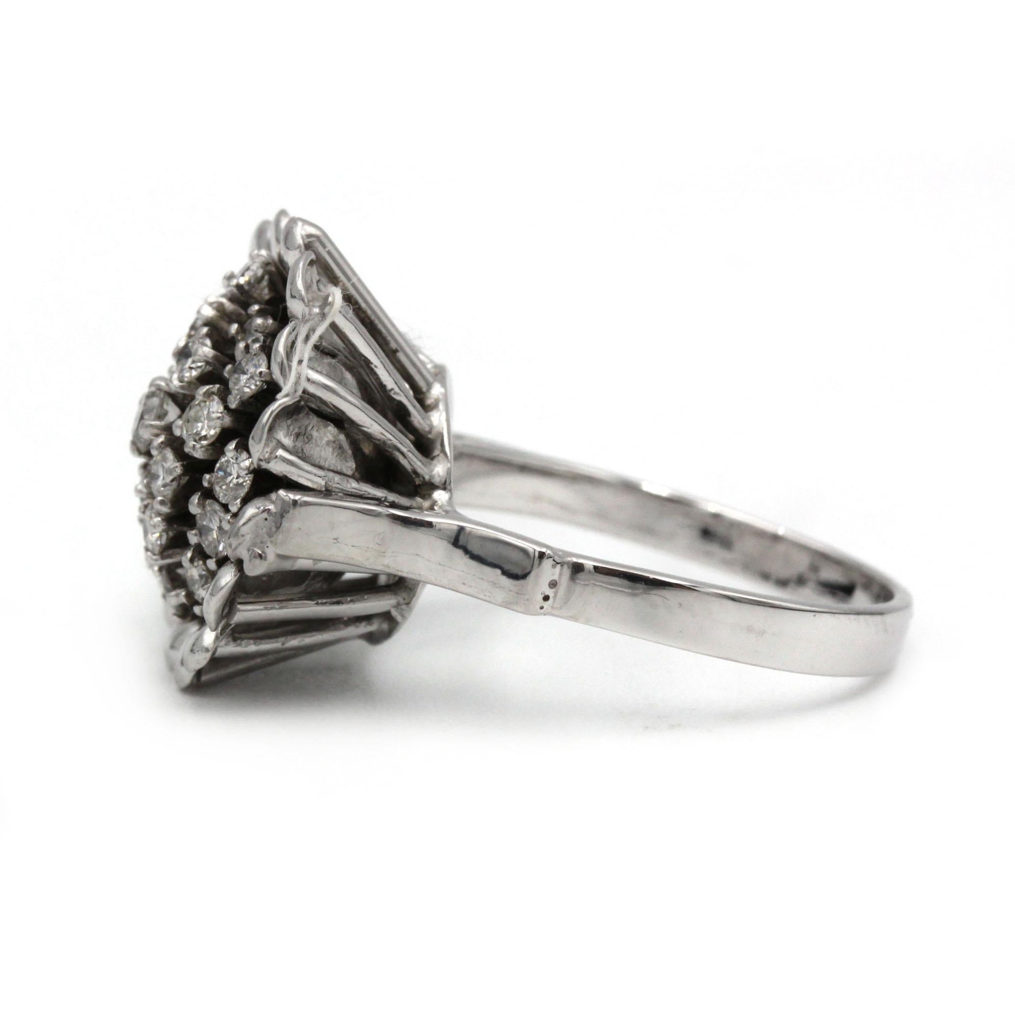Vintage 18K Weißgold Diamant Cluster Ring - 21 Diamanten (~0,70 ct) - Größe 56 (Brillantschliff) im Angebot