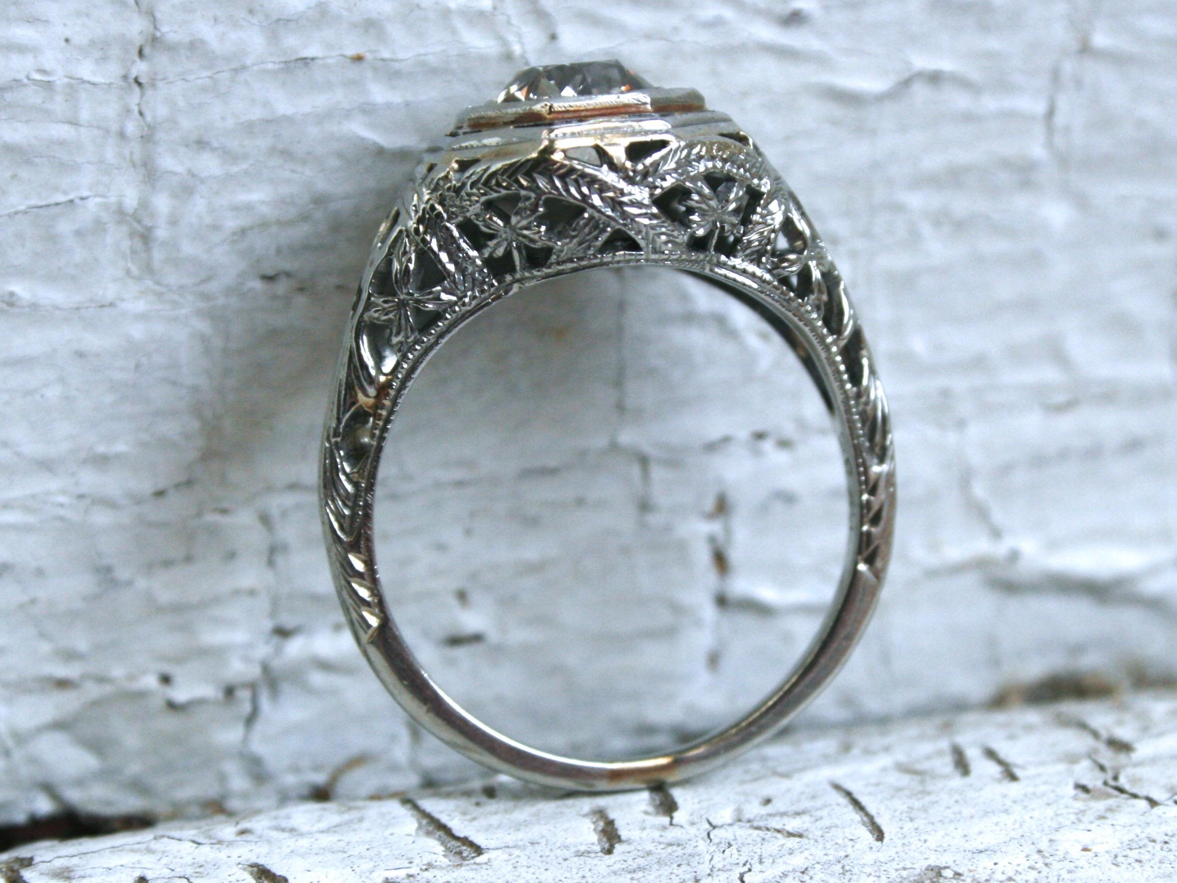 Women's or Men's Vintage 18 Karat White Gold Diamond Engagement Ring, 1.25 Carat For Sale