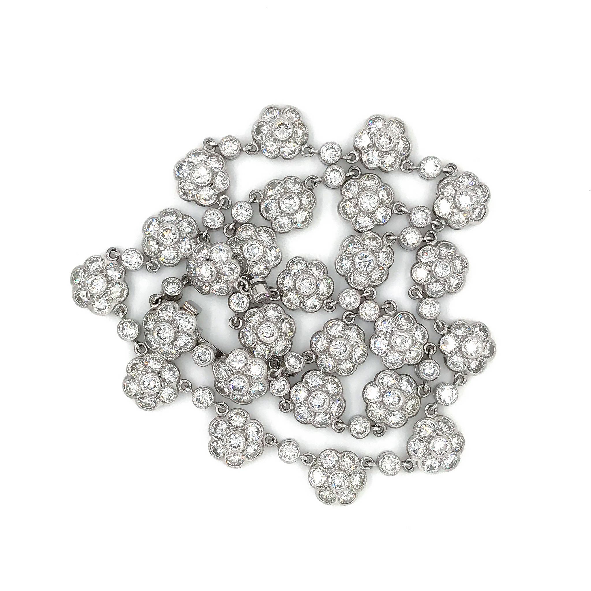 Vintage 18 Karat White Gold Diamond Flower Necklace For Sale at 1stDibs