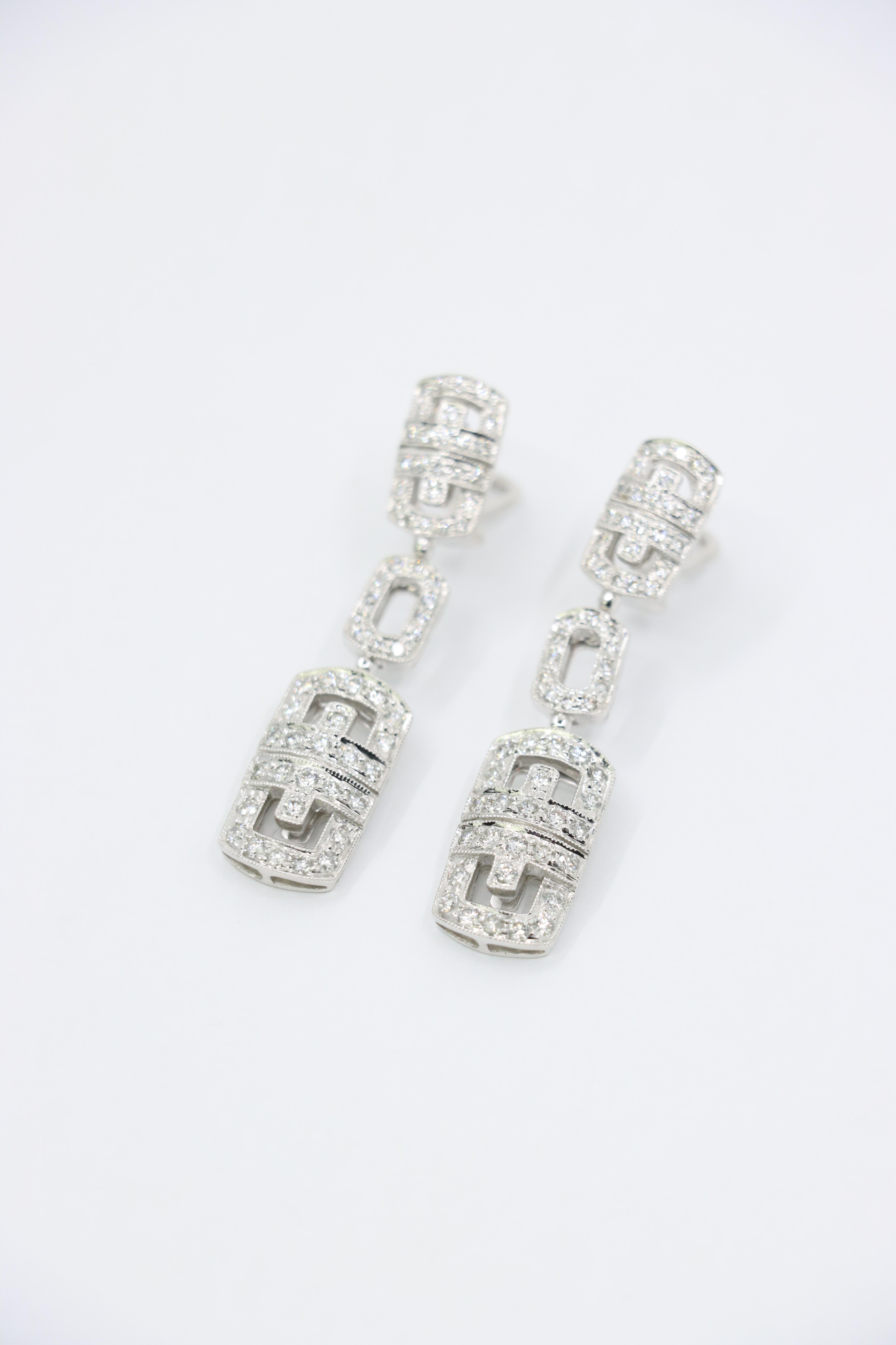 Oro blanco vintage de 18 quilates  Pendientes de gota con eslabón de diamante Corte brillante en venta