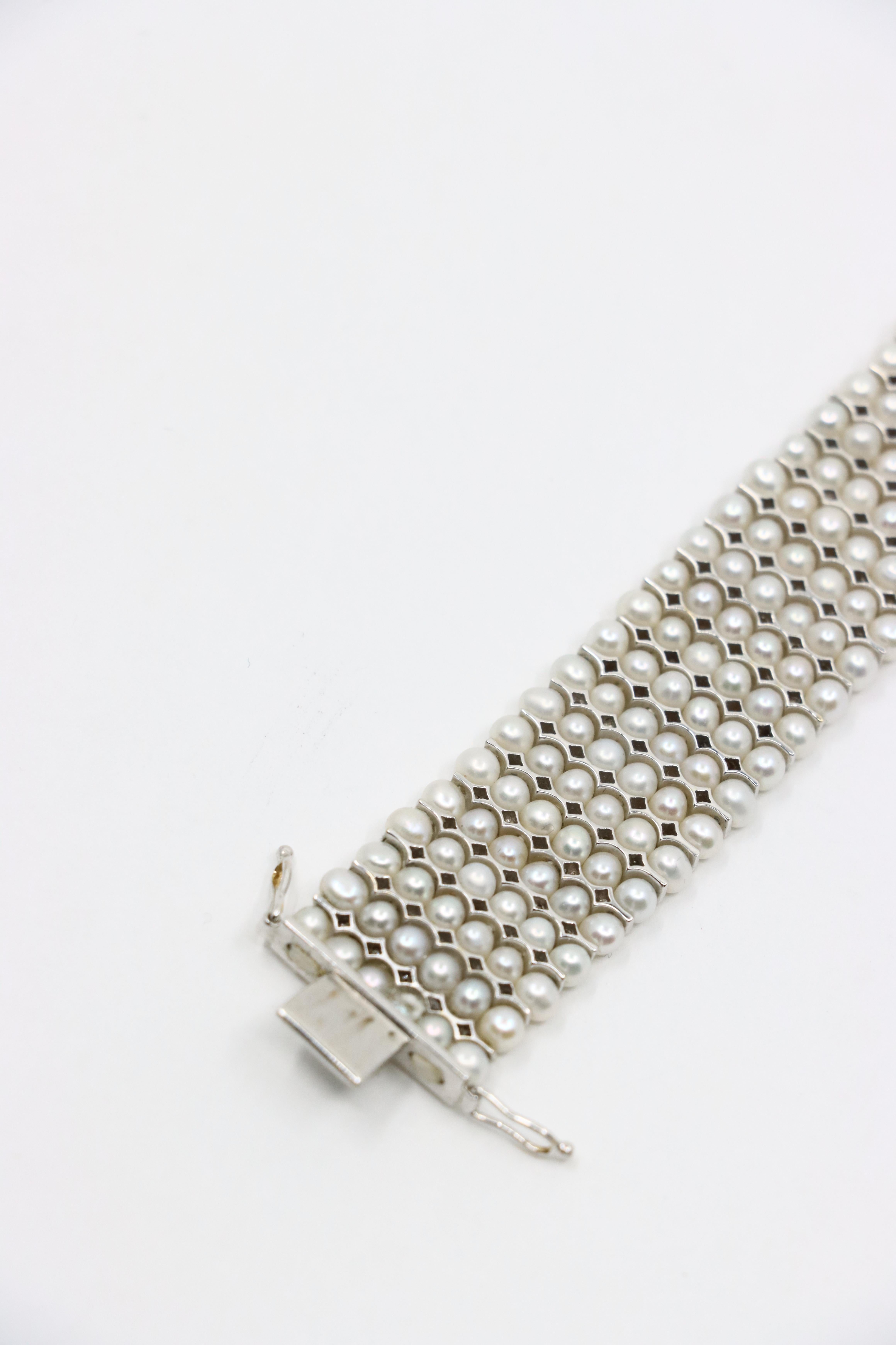 Bracciale vintage con diamanti e perle in oro bianco 18 carati in vendita 8