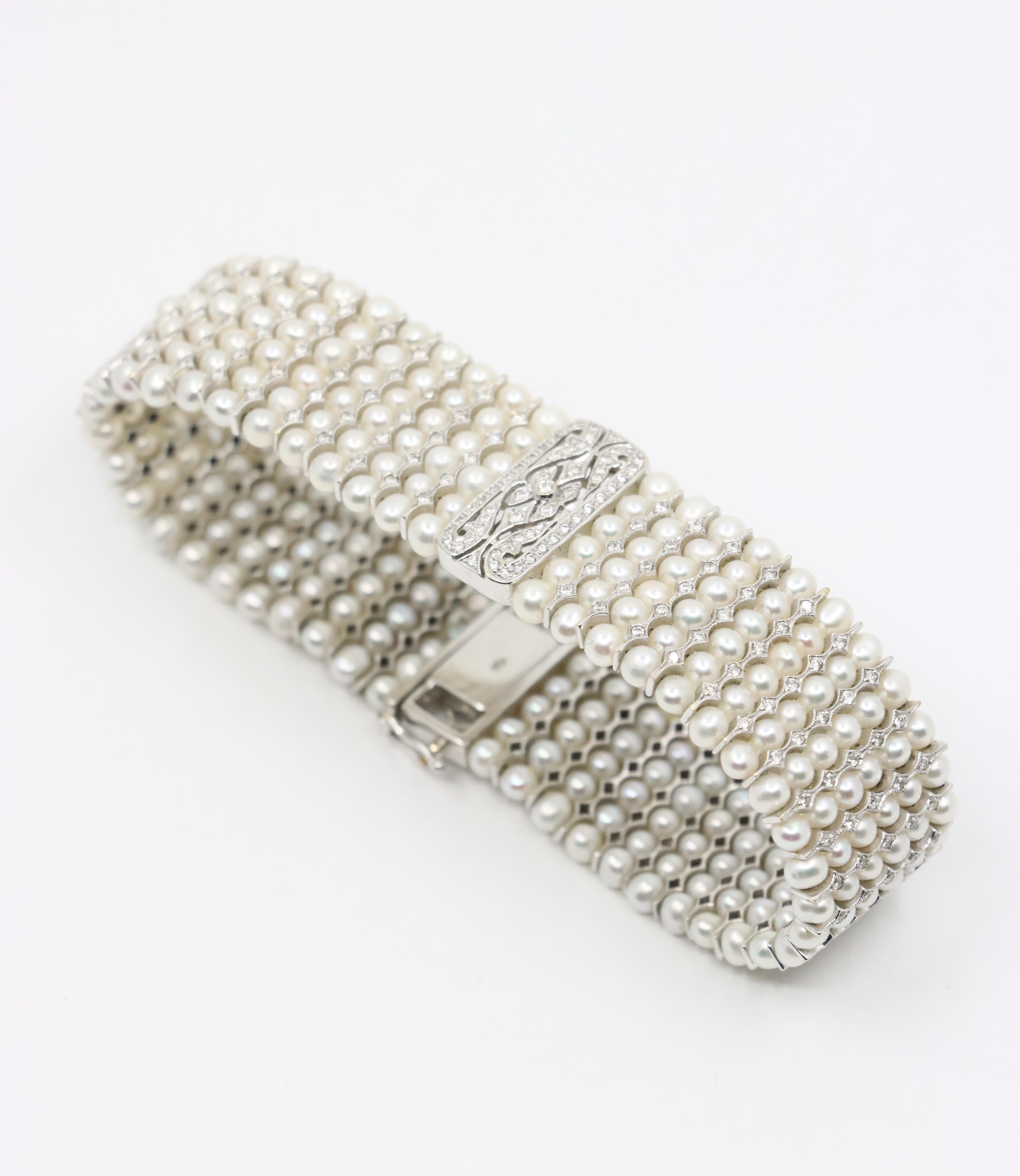 Donna Bracciale vintage con diamanti e perle in oro bianco 18 carati in vendita