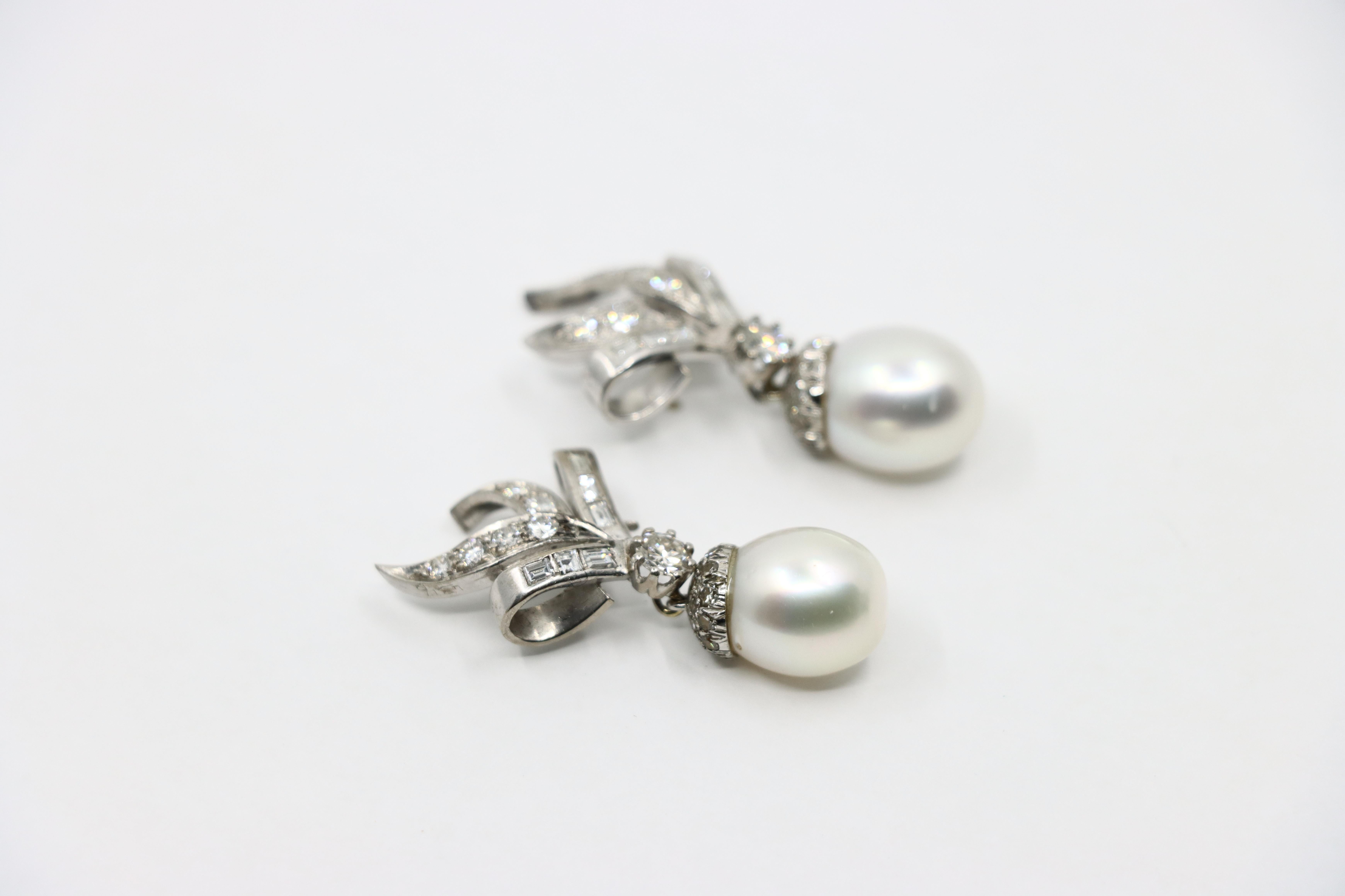 Vintage 18K White Gold Diamond Pearl Drop Earrings In Good Condition For Sale In Flushing, NY