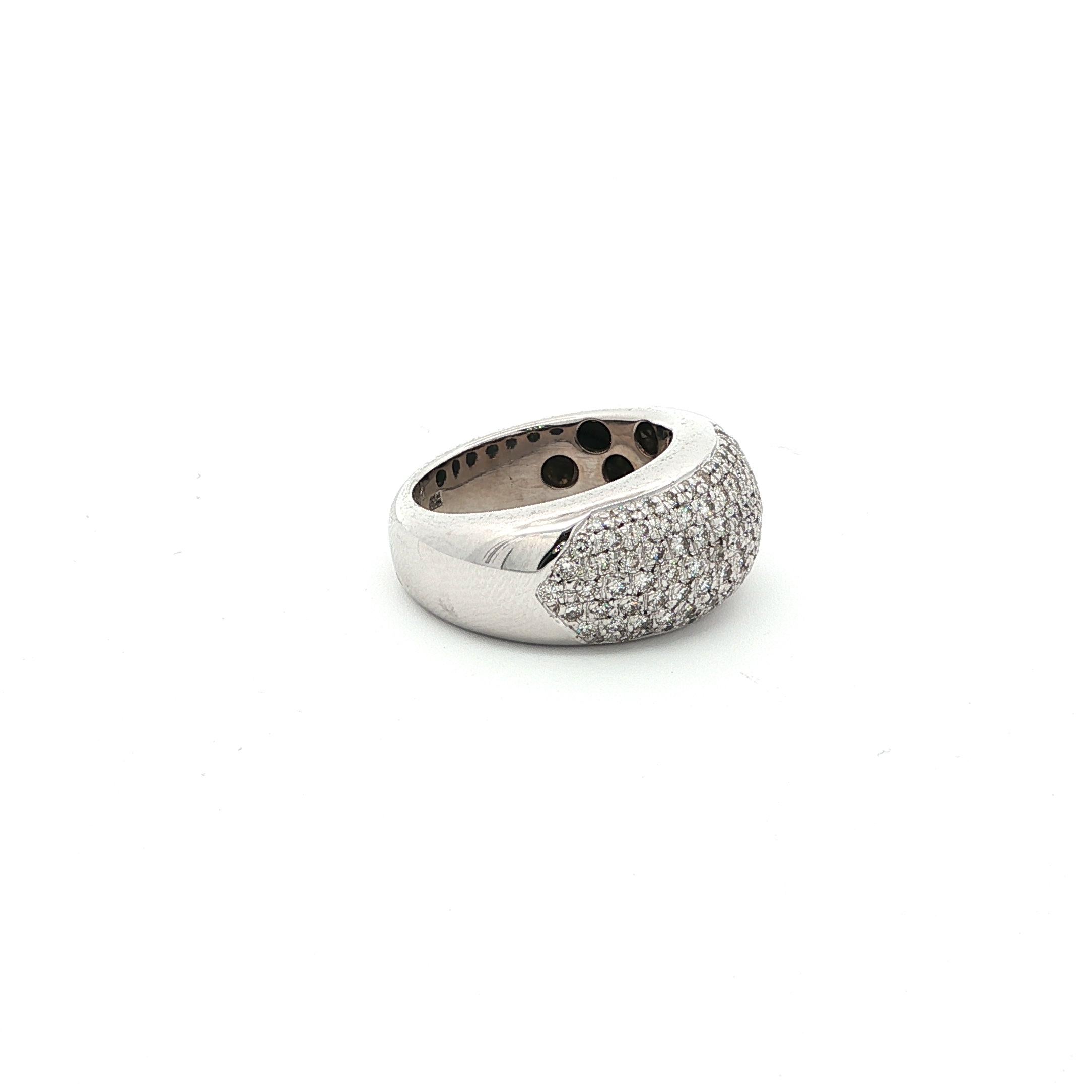 Vintage 18K White Gold Diamond Ring, 1.5 Carat — European Elegance, Size 6 In Excellent Condition For Sale In Miami, FL