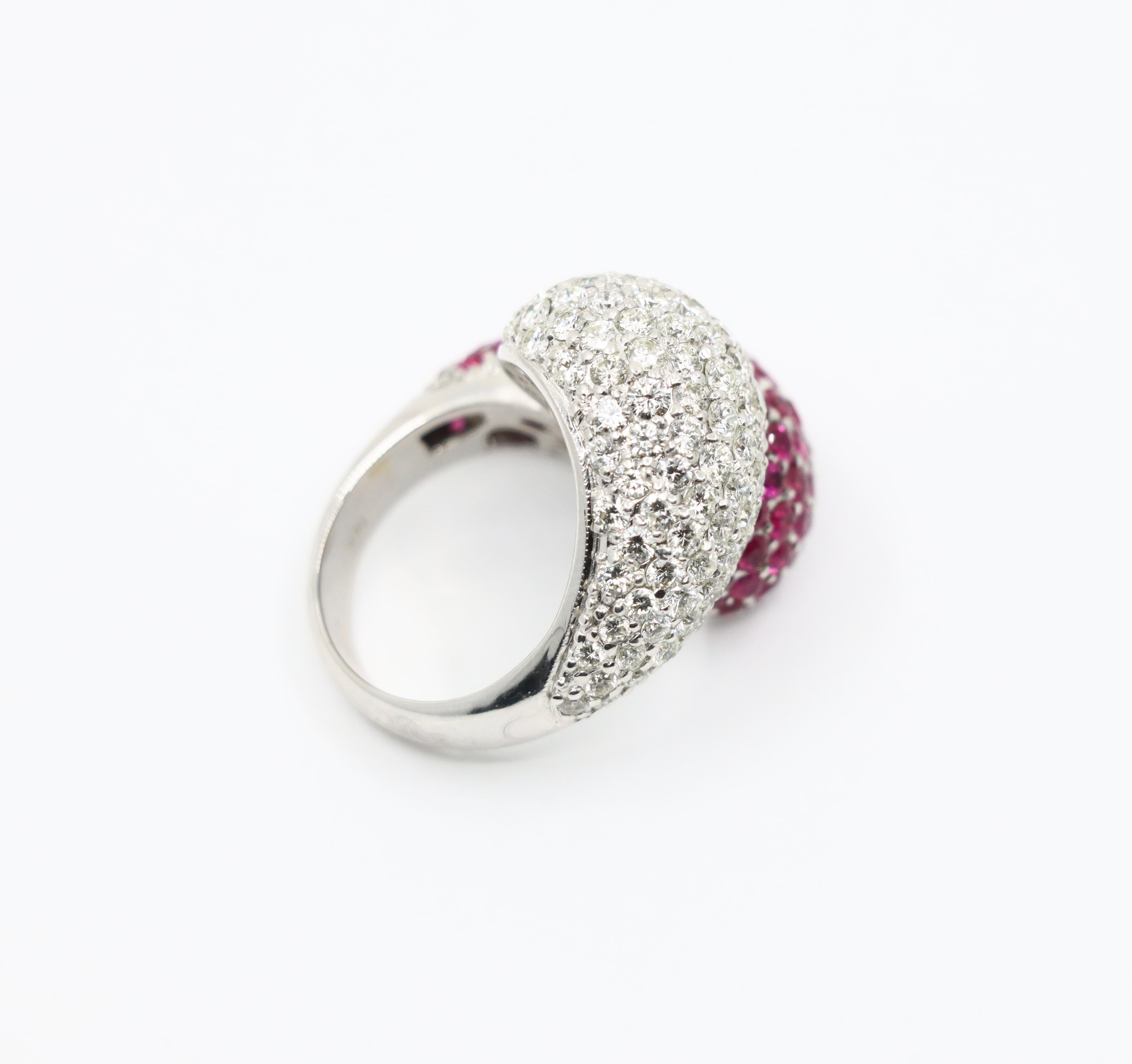 Bague vintage en or blanc 18K avec diamant et rubis en vente 3
