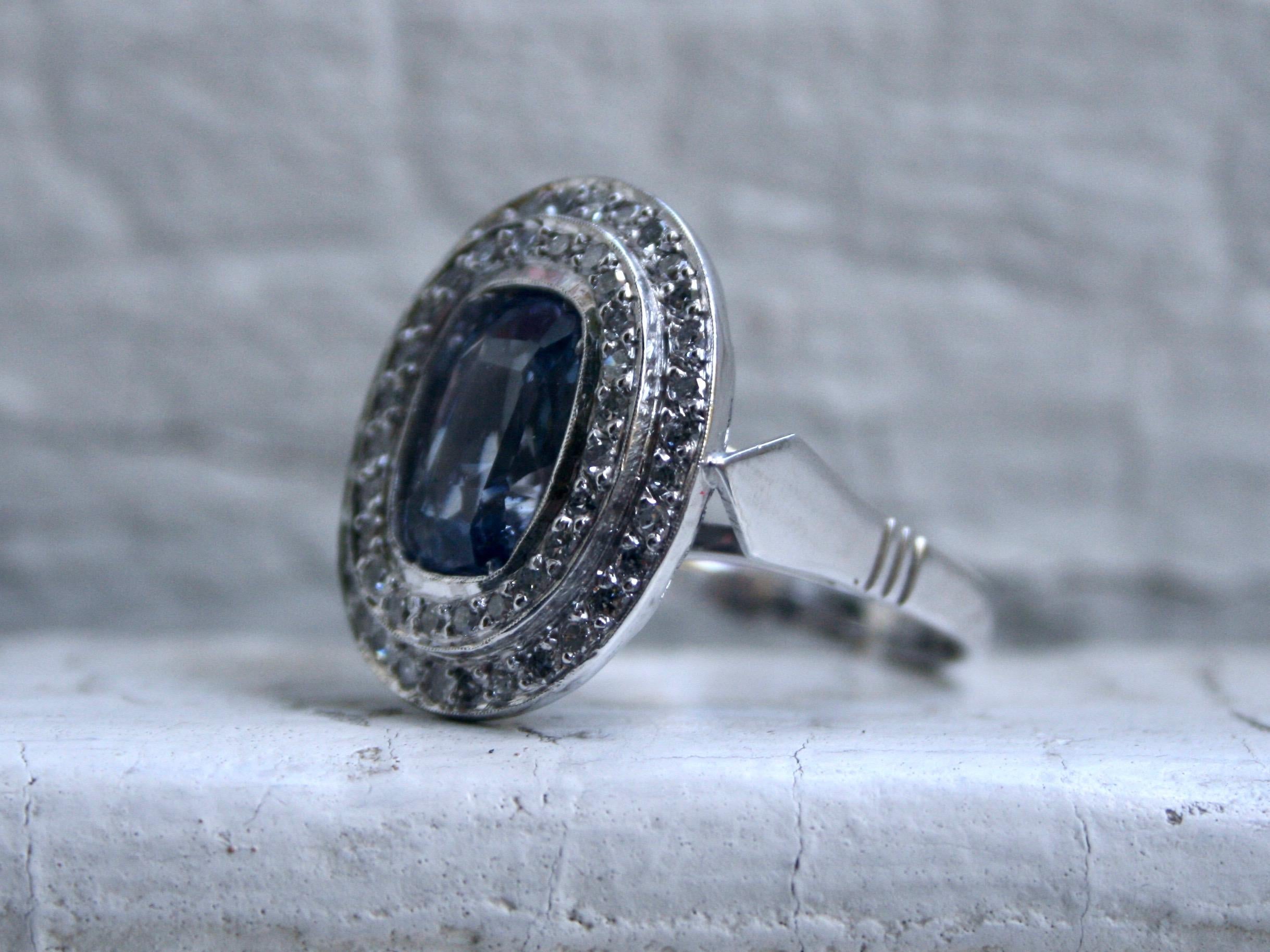 Post-War Vintage 18 Karat Gold Double Diamond Halo Sapphire Engagement Ring 5.12 Carat