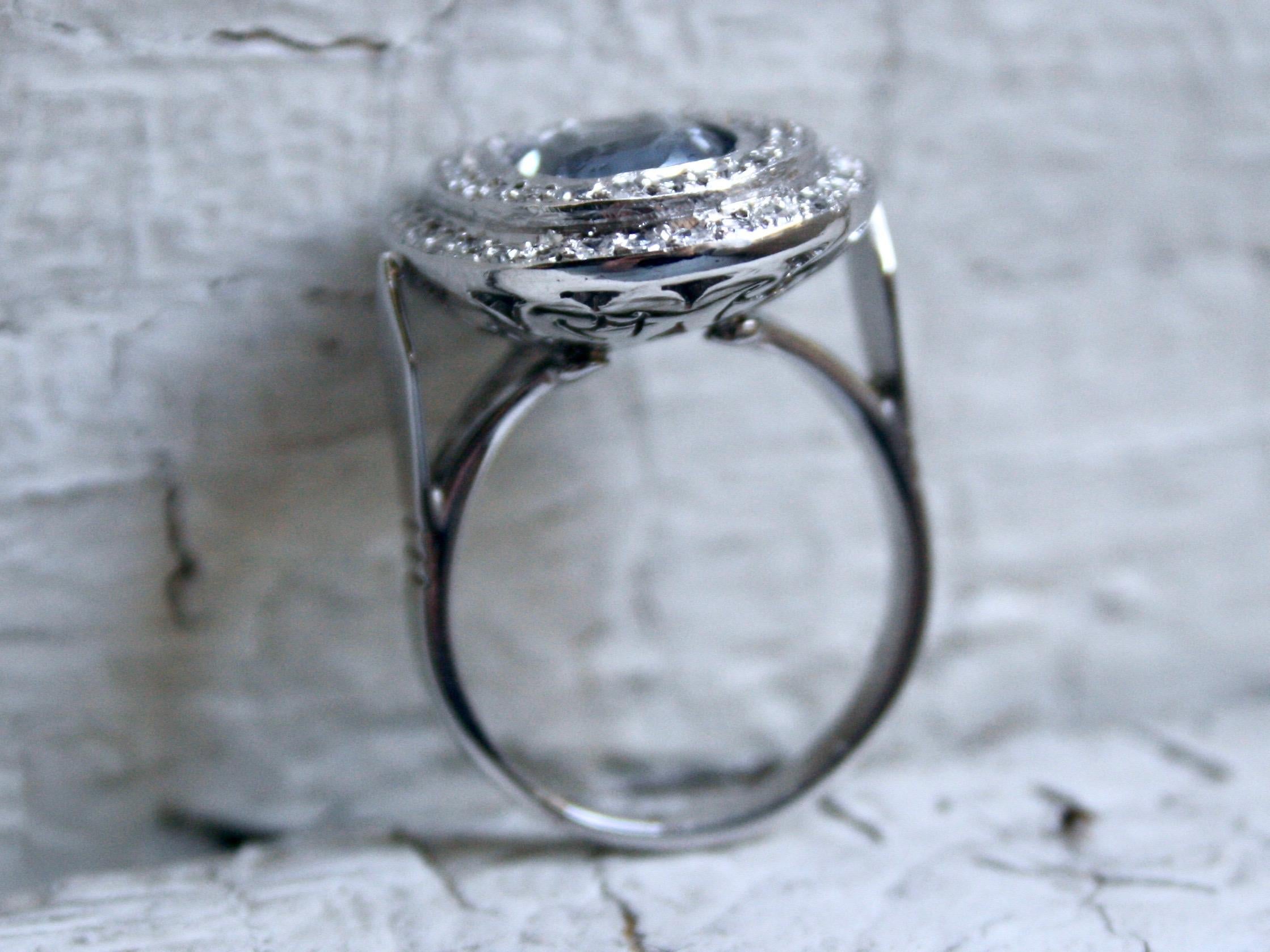 Women's or Men's Vintage 18 Karat Gold Double Diamond Halo Sapphire Engagement Ring 5.12 Carat