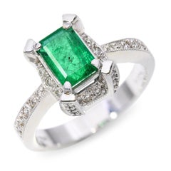 Vintage 18k White Gold Emerald and Diamond Ring