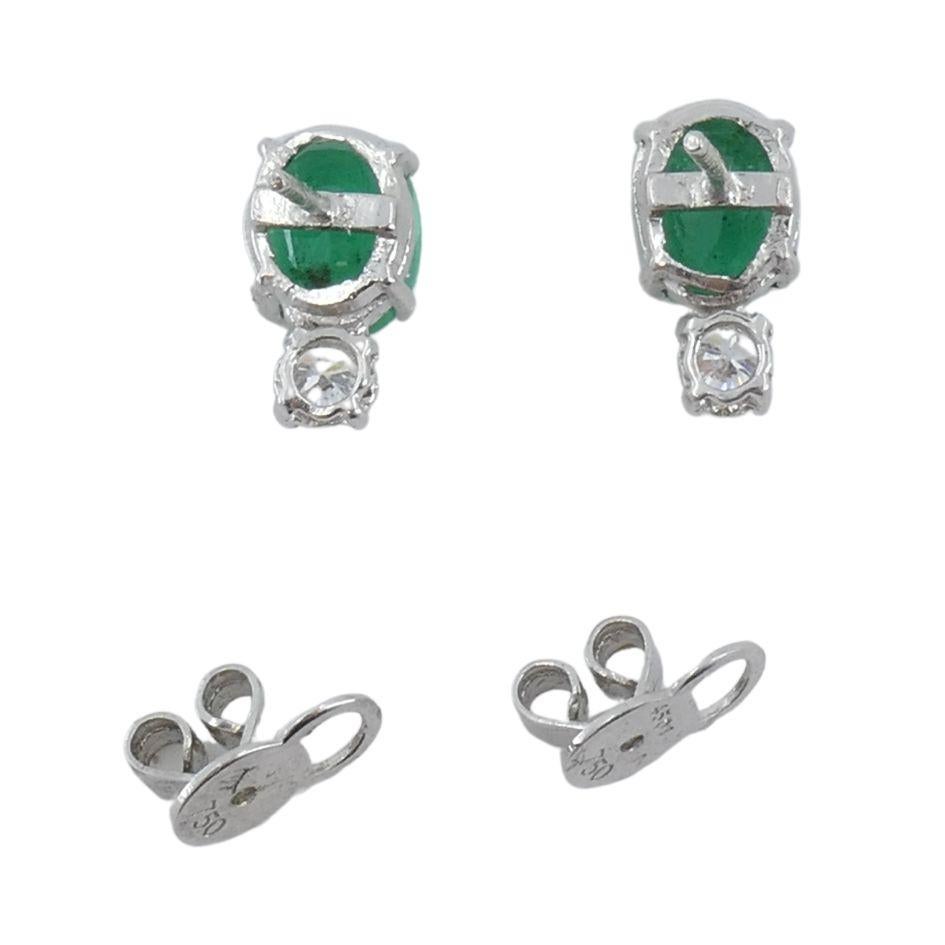 Pendientes vintage de oro blanco de 18 quilates con esmeralda y diamantes en venta 2