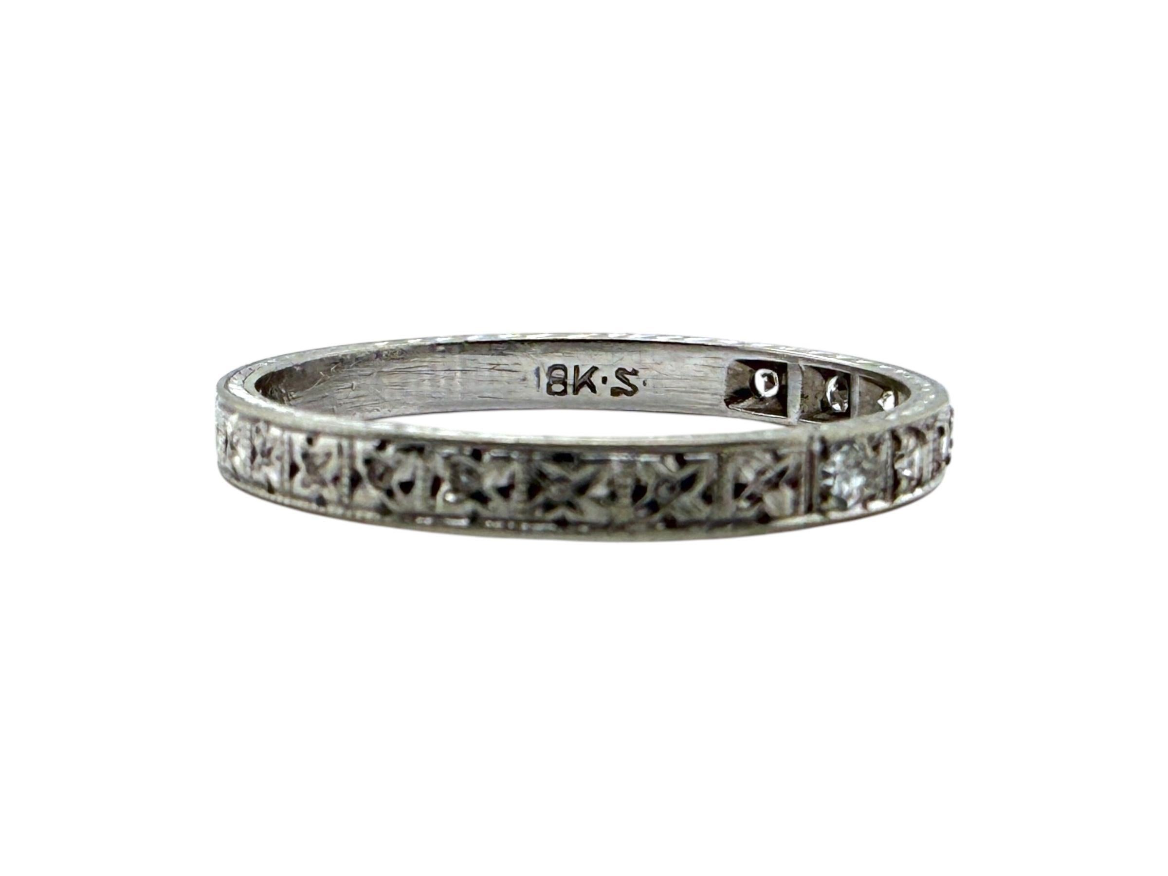 Hochzeitsring aus 18 Karat Weißgold mit graviertem Diamanten im Angebot 3