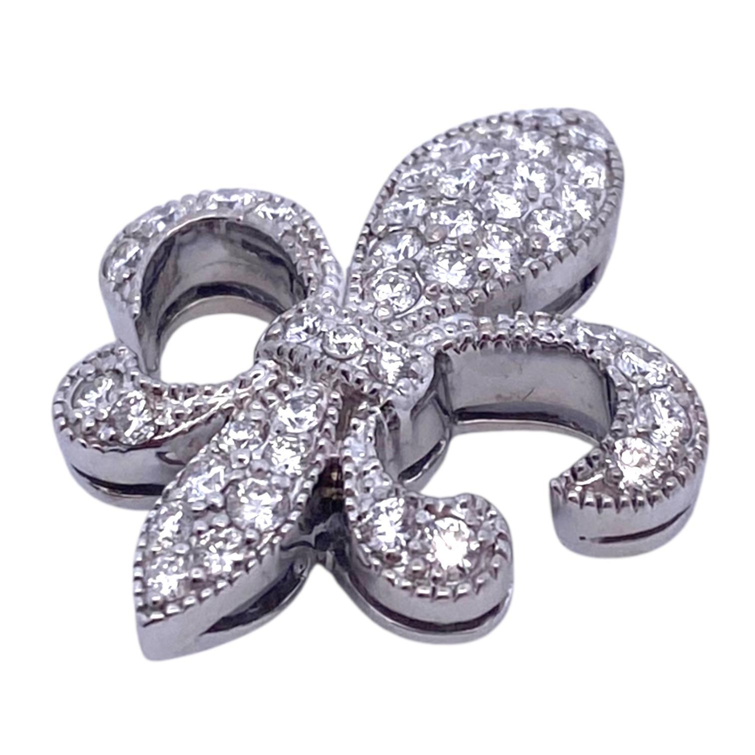 Vintage 18K Weißgold Fleur-De-Lis Diamant-Anhänger für Damen oder Herren im Angebot