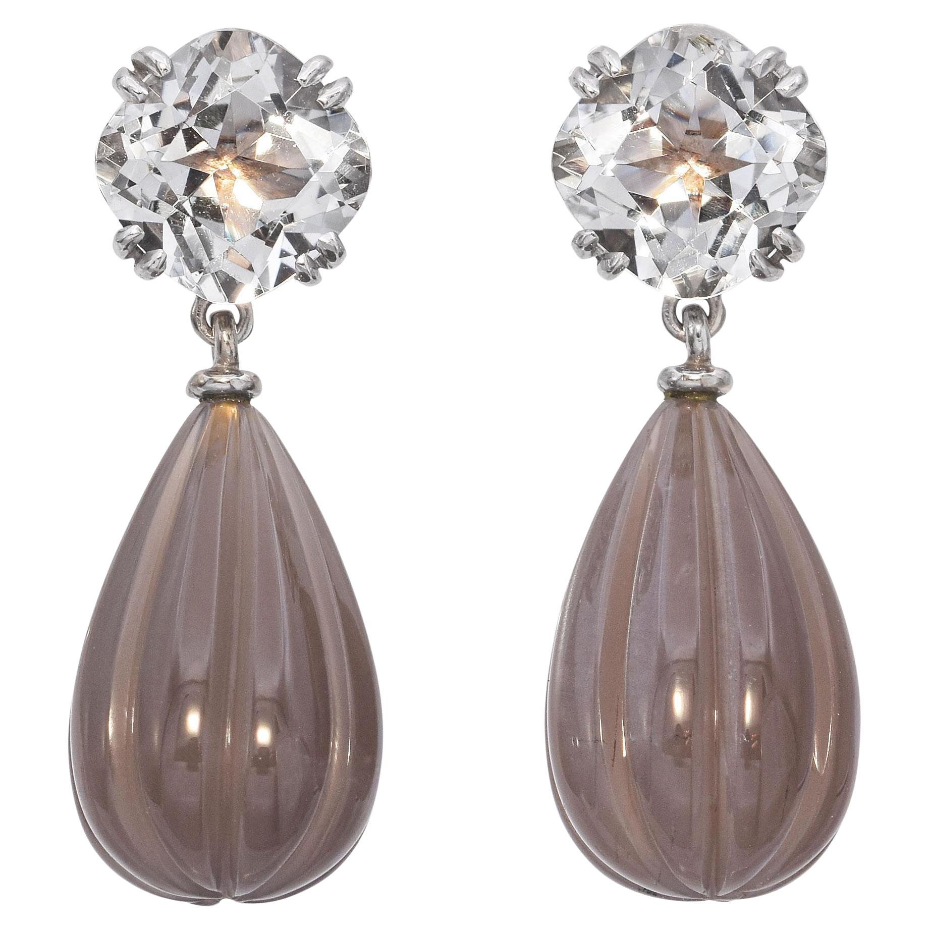 Pendants d'oreilles vintage en or blanc 18k avec verre brillant