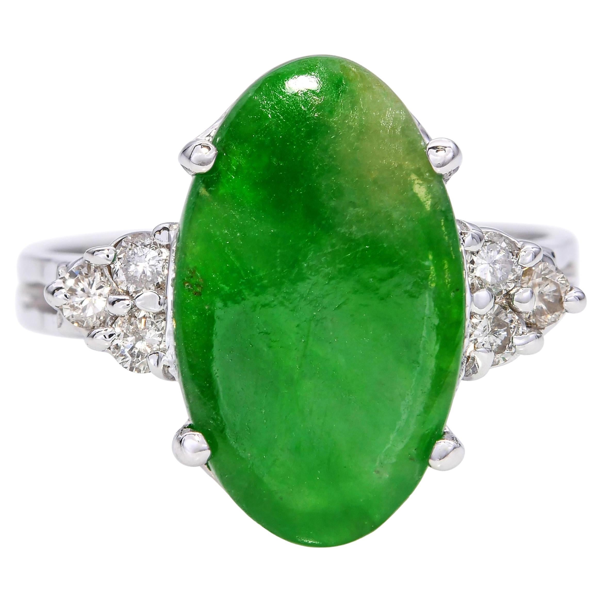 Vintage 18k White Gold Green Jadeite Jade and Diamond Ring