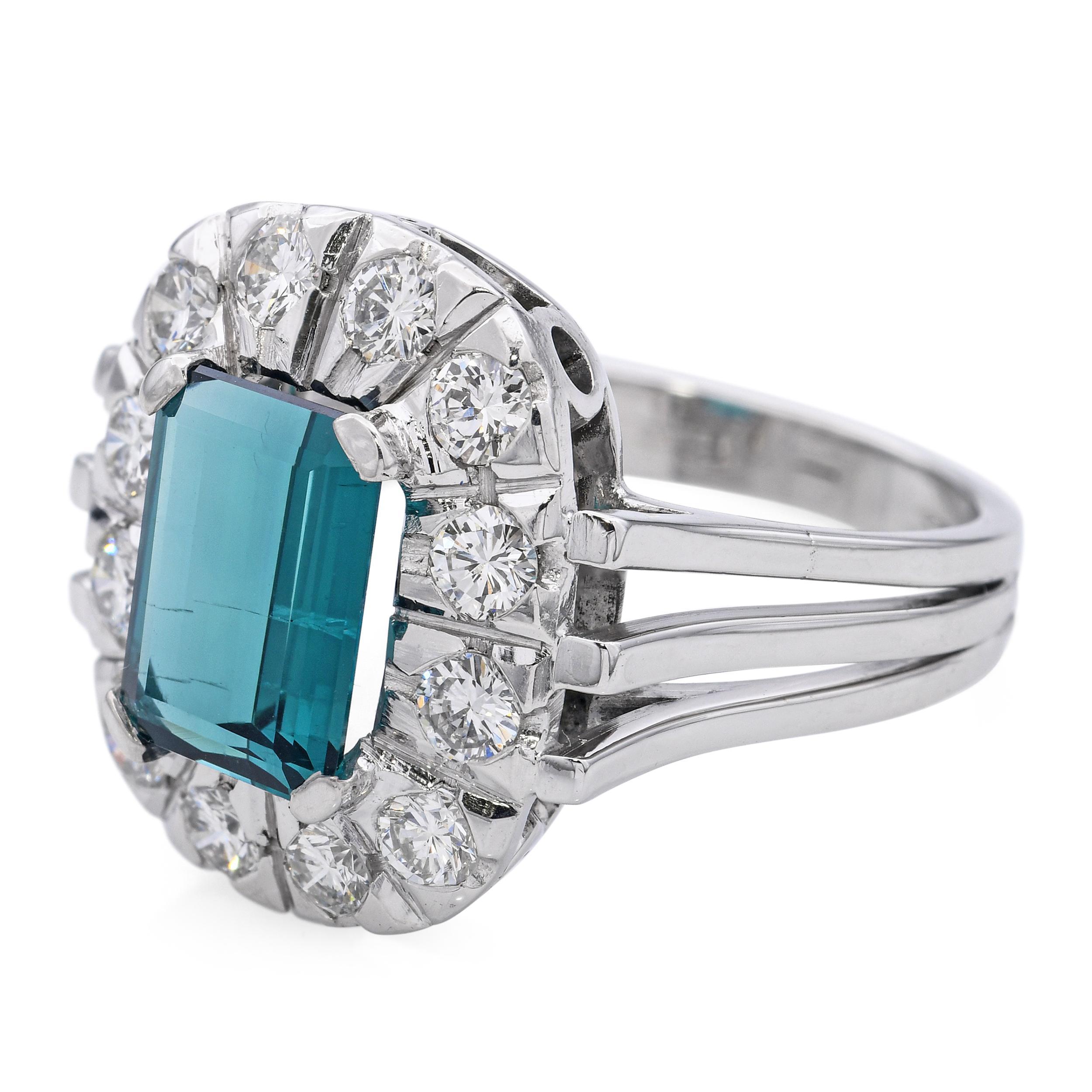 Anello d'epoca in oro bianco 18k con tormalina indicolite e diamanti a raggiera In condizioni buone in vendita a New York, NY