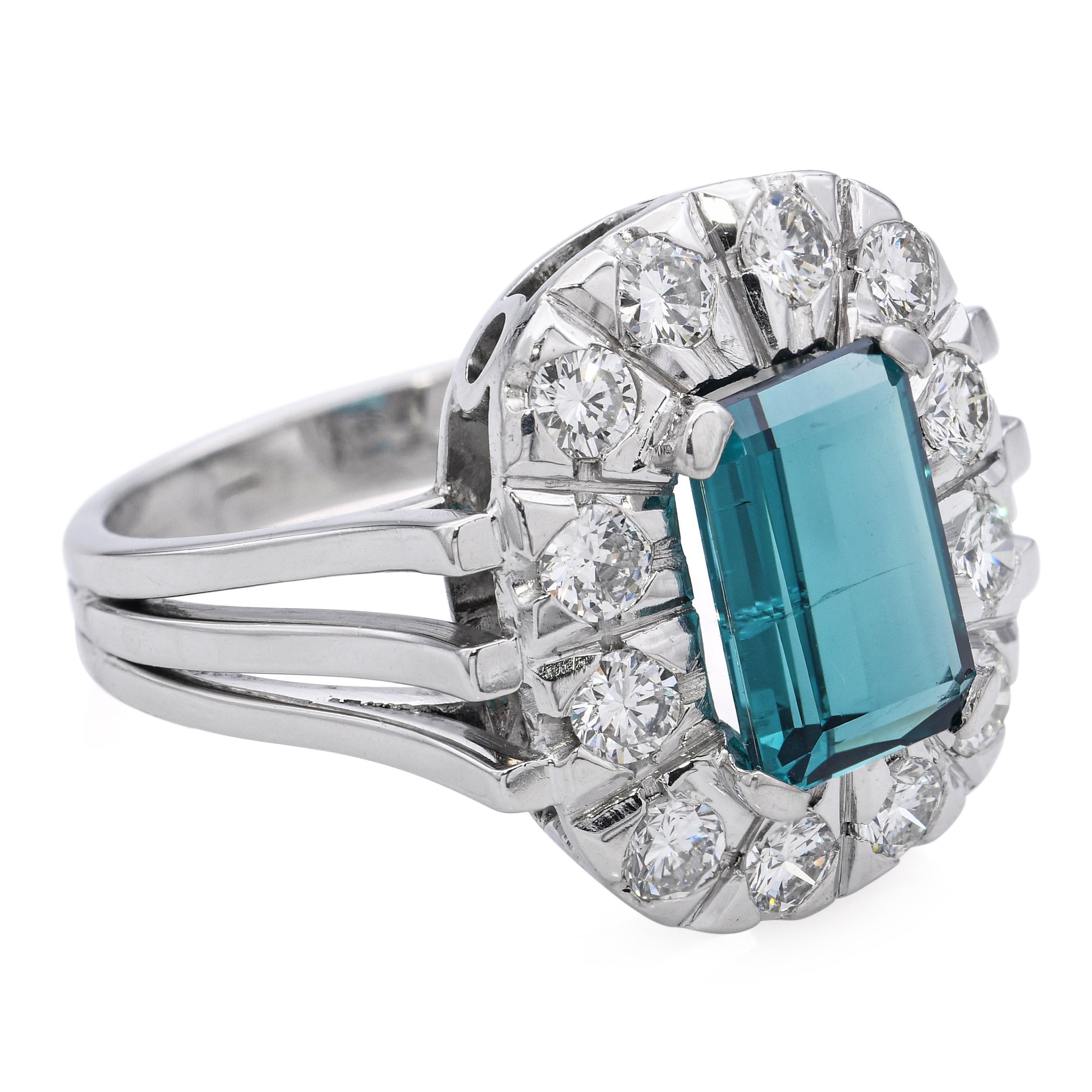 Anello d'epoca in oro bianco 18k con tormalina indicolite e diamanti a raggiera in vendita 1