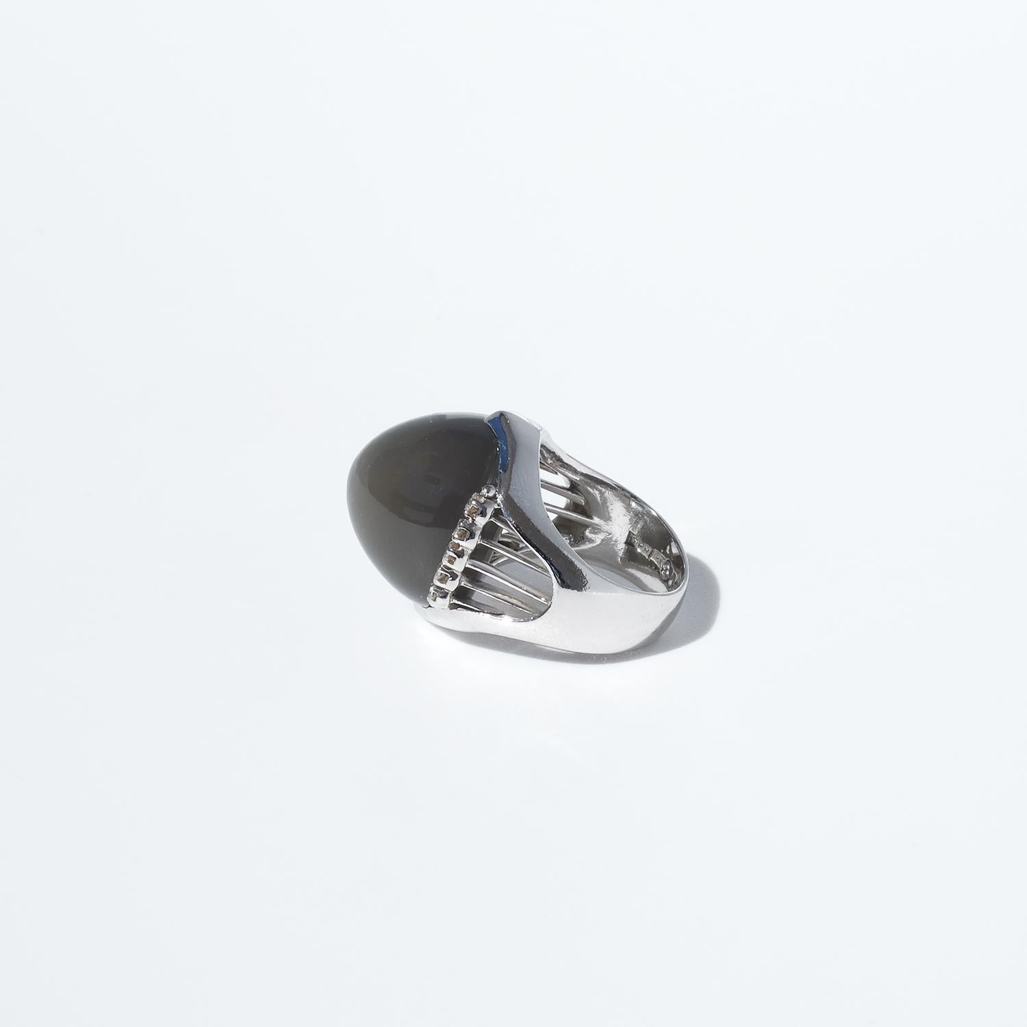 Vintage 18K White Gold, Moonstone and Diamond Ring by Gunnar Fahlström Made 1959 In Good Condition For Sale In Stockholm, SE