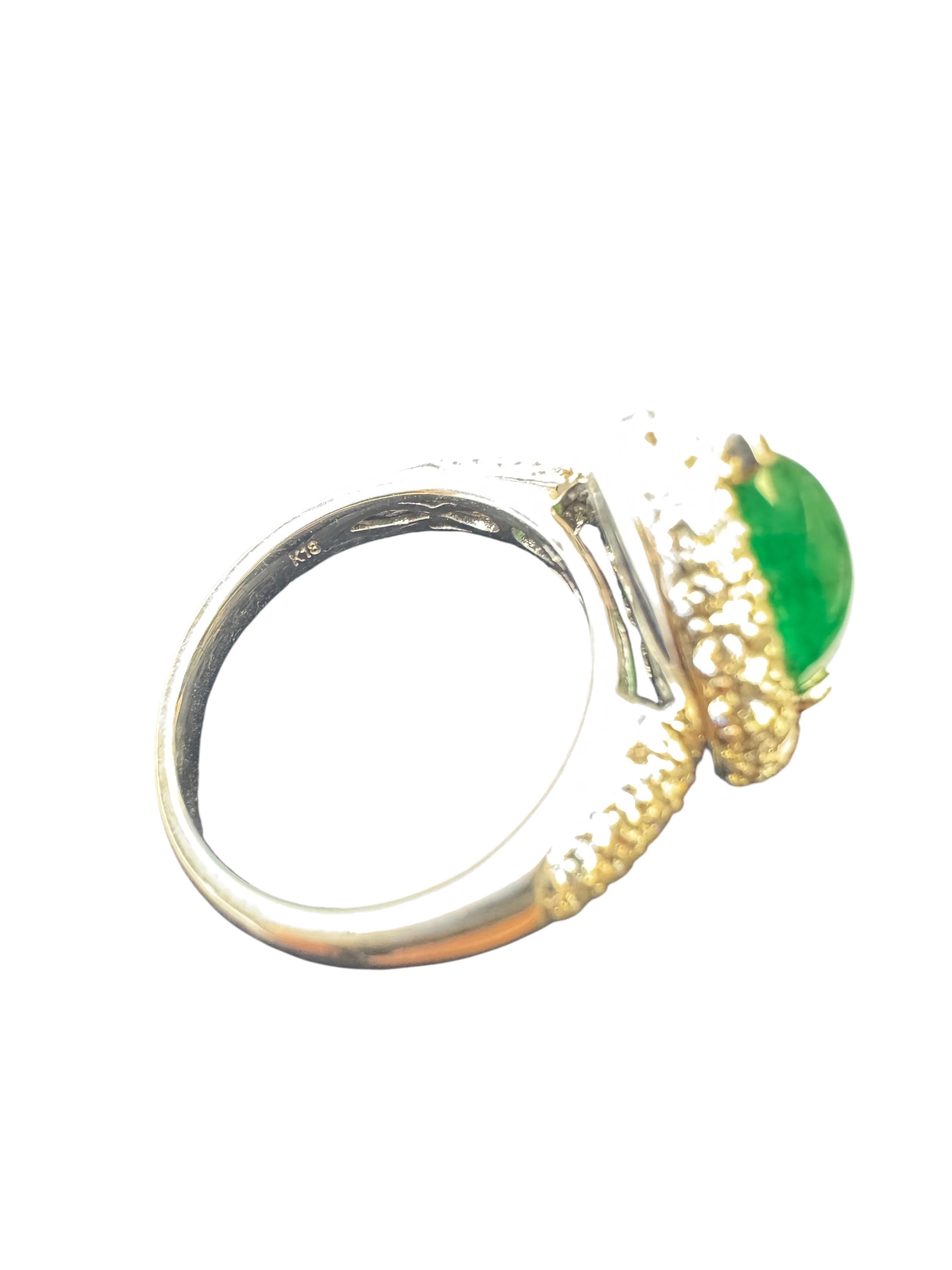 Vintage 18K White Gold Pear-Shaped Cabochon Emerald and Diamond Cocktail Ring For Sale 2