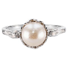 Vintage 18k White Gold Pearl Ornate Scrollwork Ring