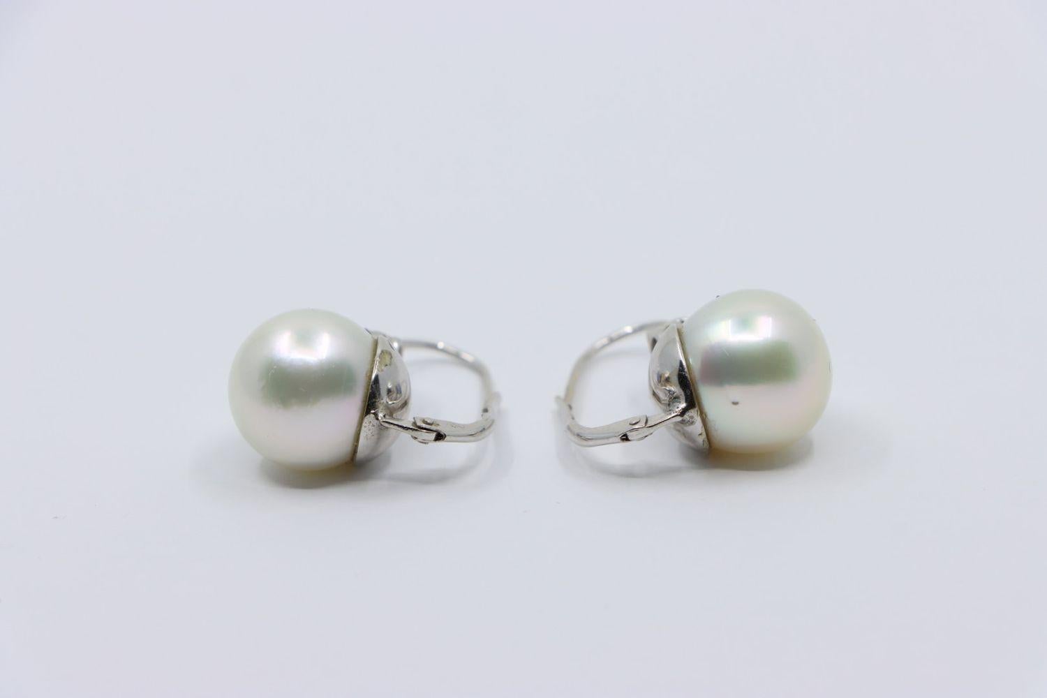 Pendiente vintage de oro blanco de 18 quilates con perla Saphirre en venta 5
