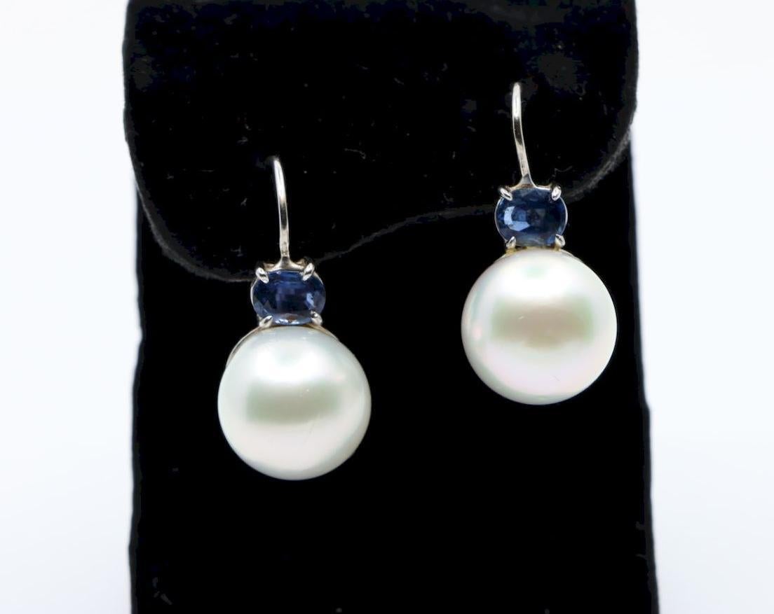 Pendiente vintage de oro blanco de 18 quilates con perla Saphirre en Bueno estado para la venta en Flushing, NY