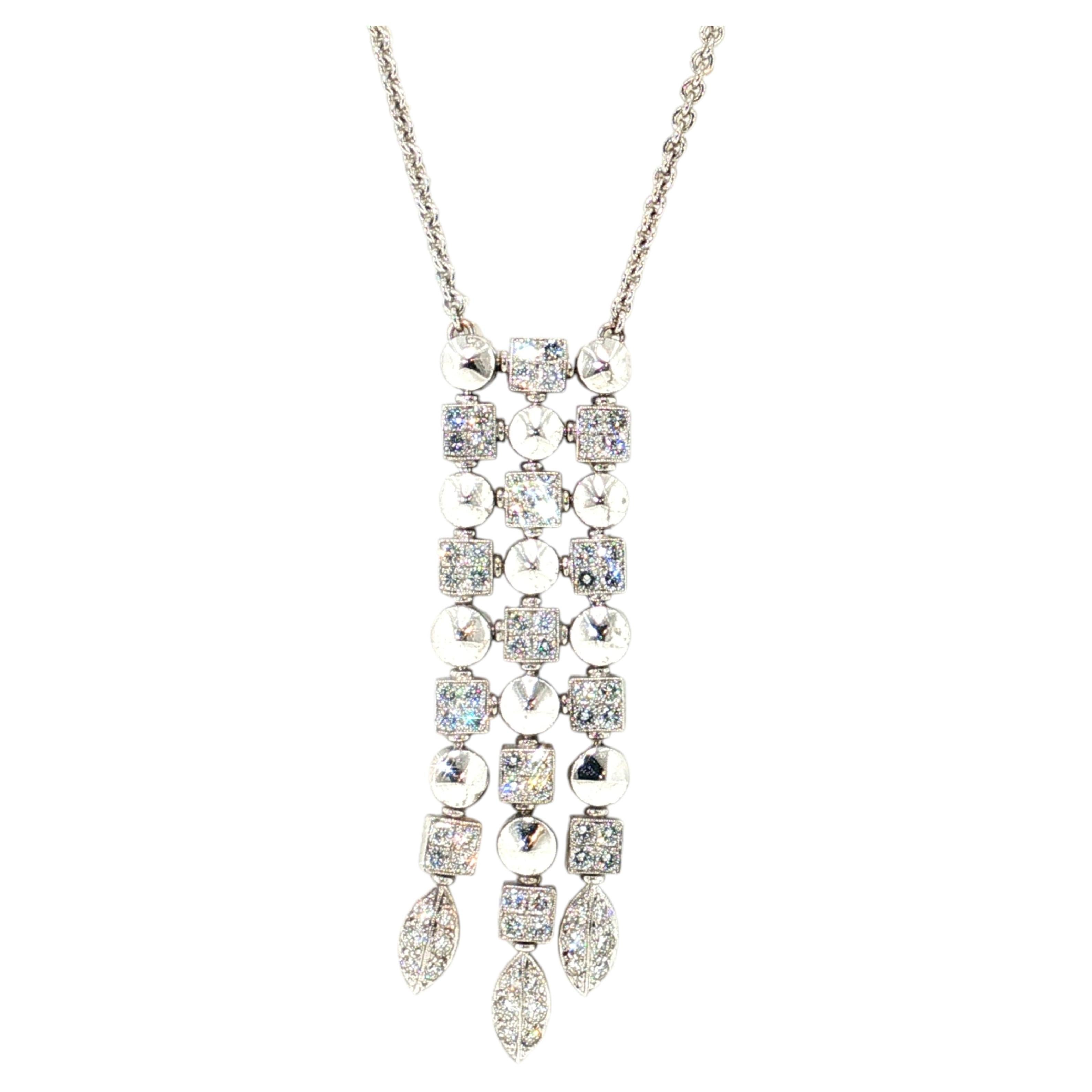 Collier vintage en or blanc 18 carats avec pendentif serti de diamants ronds I-VS de 2,5 carats