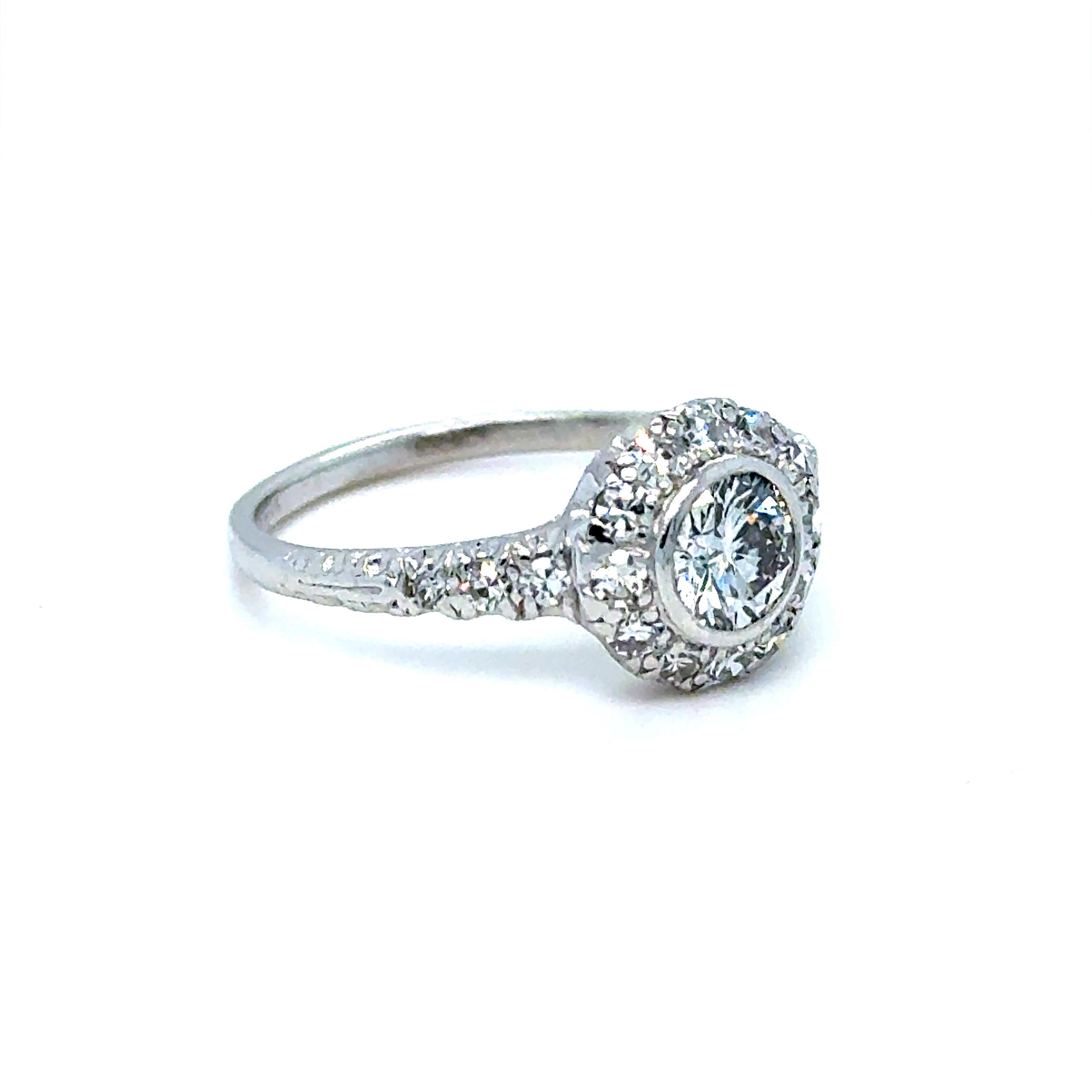 Set di due anelli di fidanzamento con diamanti d'epoca in oro bianco e platino - 1,04 ct. In condizioni buone in vendita a San Francisco, CA