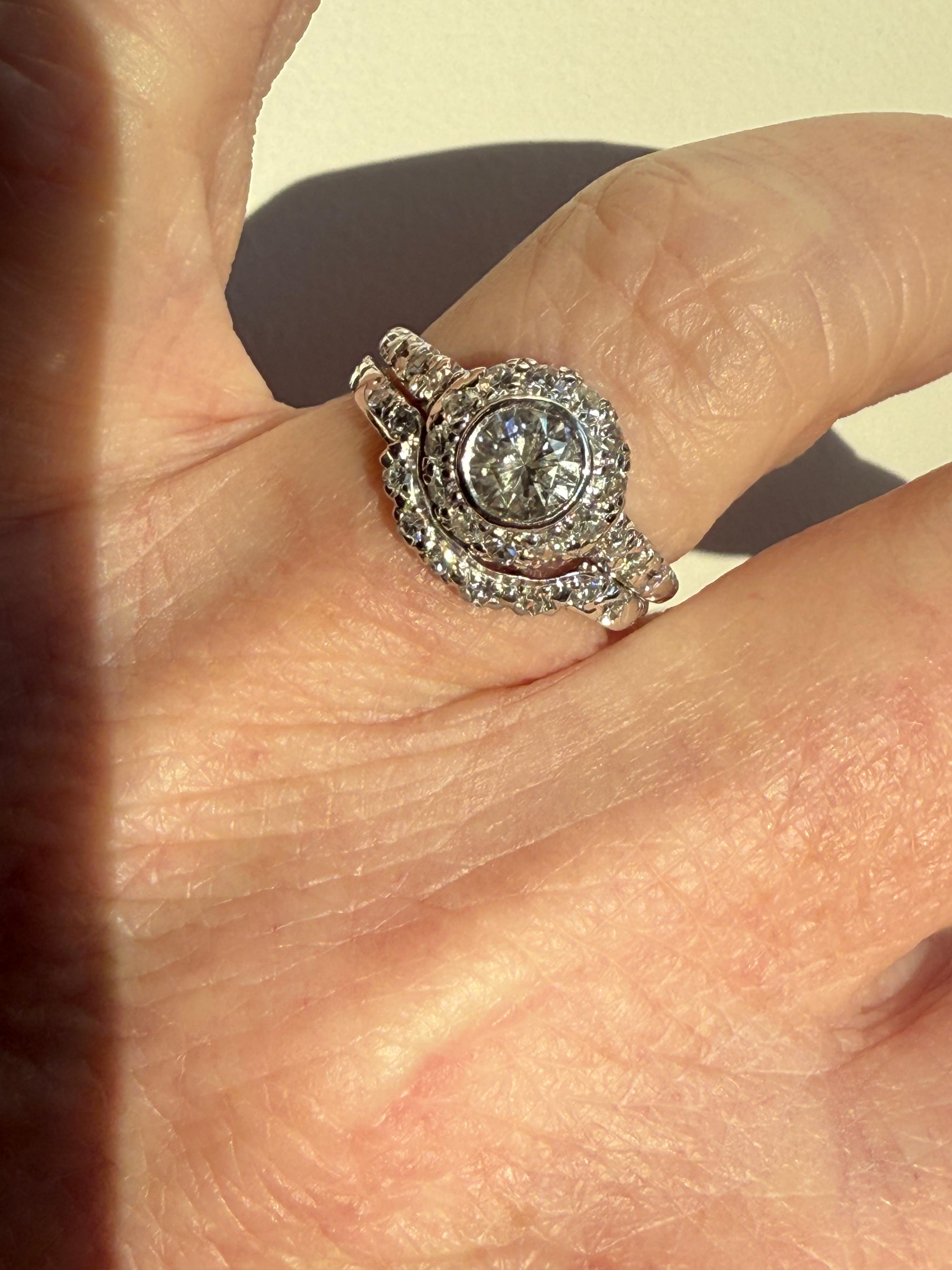 Set di due anelli di fidanzamento con diamanti d'epoca in oro bianco e platino - 1,04 ct. in vendita 1