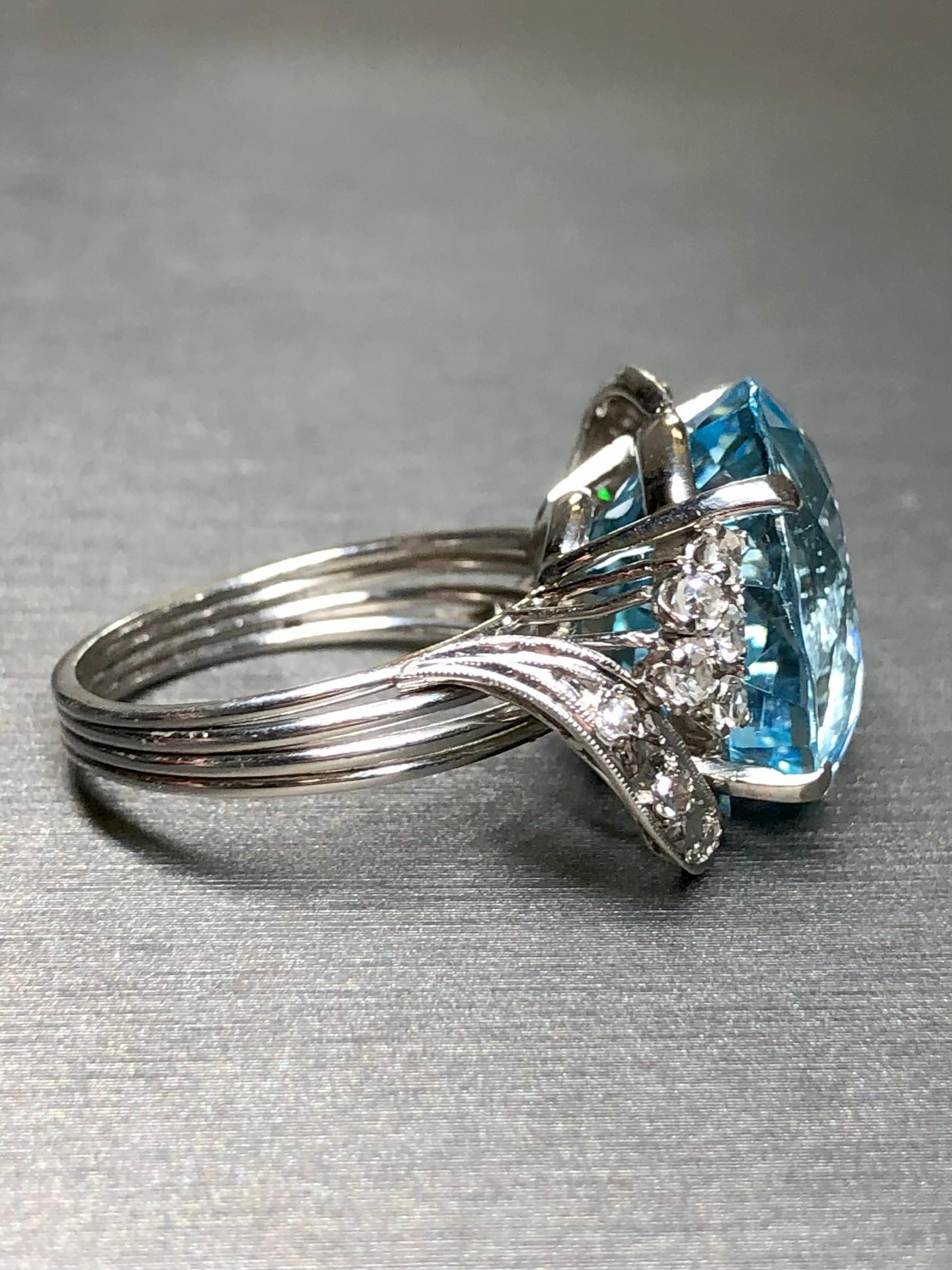Contemporary Vintage 18K White Gold Round Aquamarine Diamond Cocktail Ring 15.67cttw Sz 6.75 For Sale