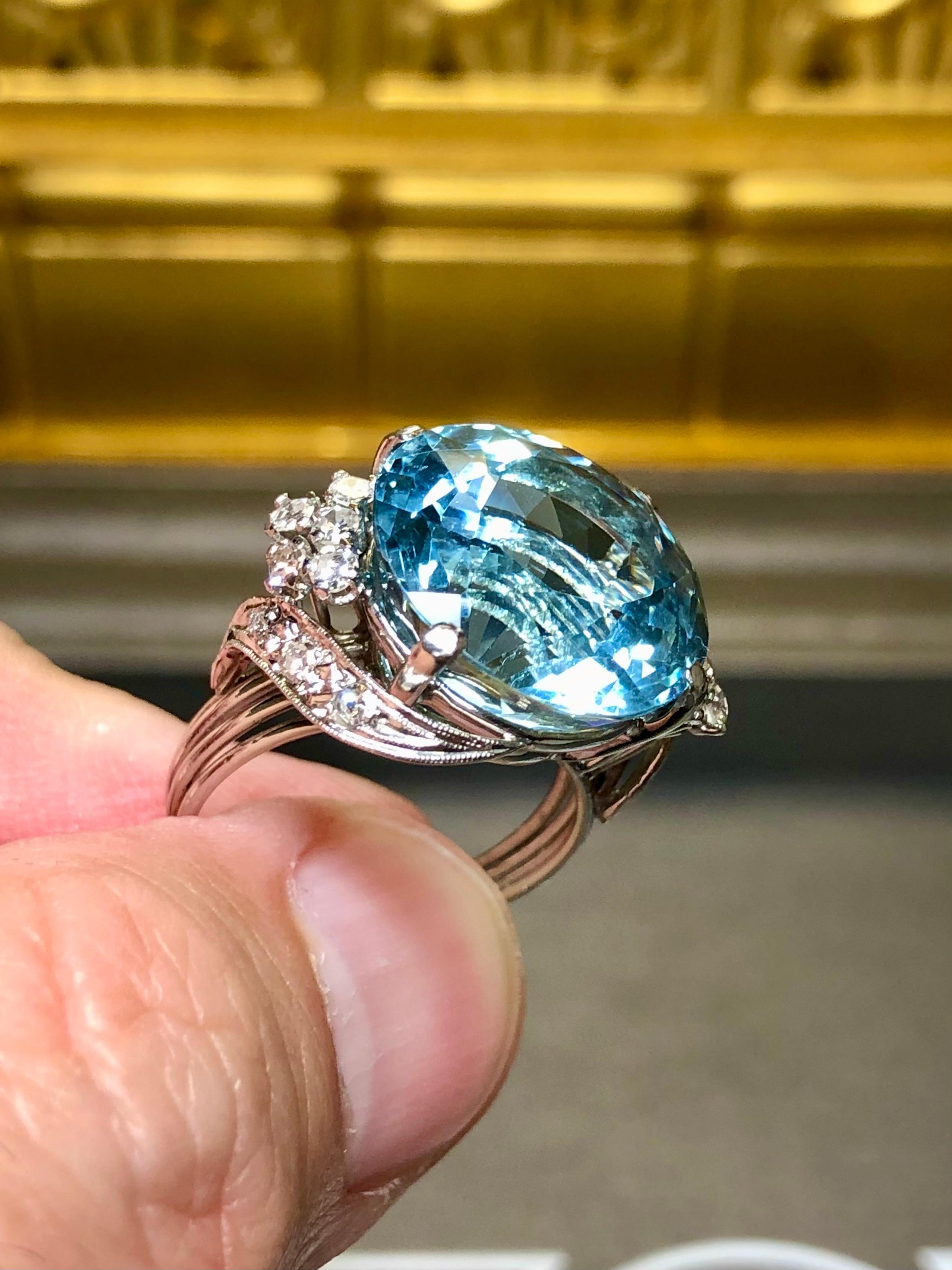 Women's or Men's Vintage 18K White Gold Round Aquamarine Diamond Cocktail Ring 15.67cttw Sz 6.75 For Sale
