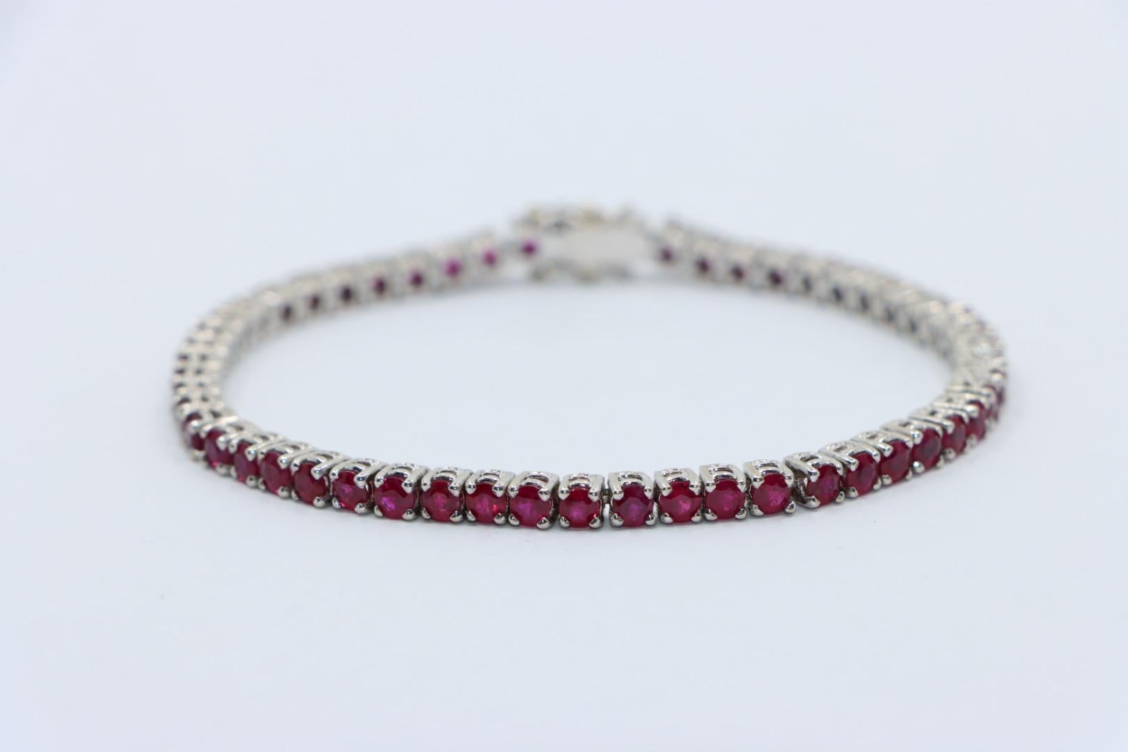 Taille carrée Bracelet Vintage en or blanc 18K avec rubis en vente