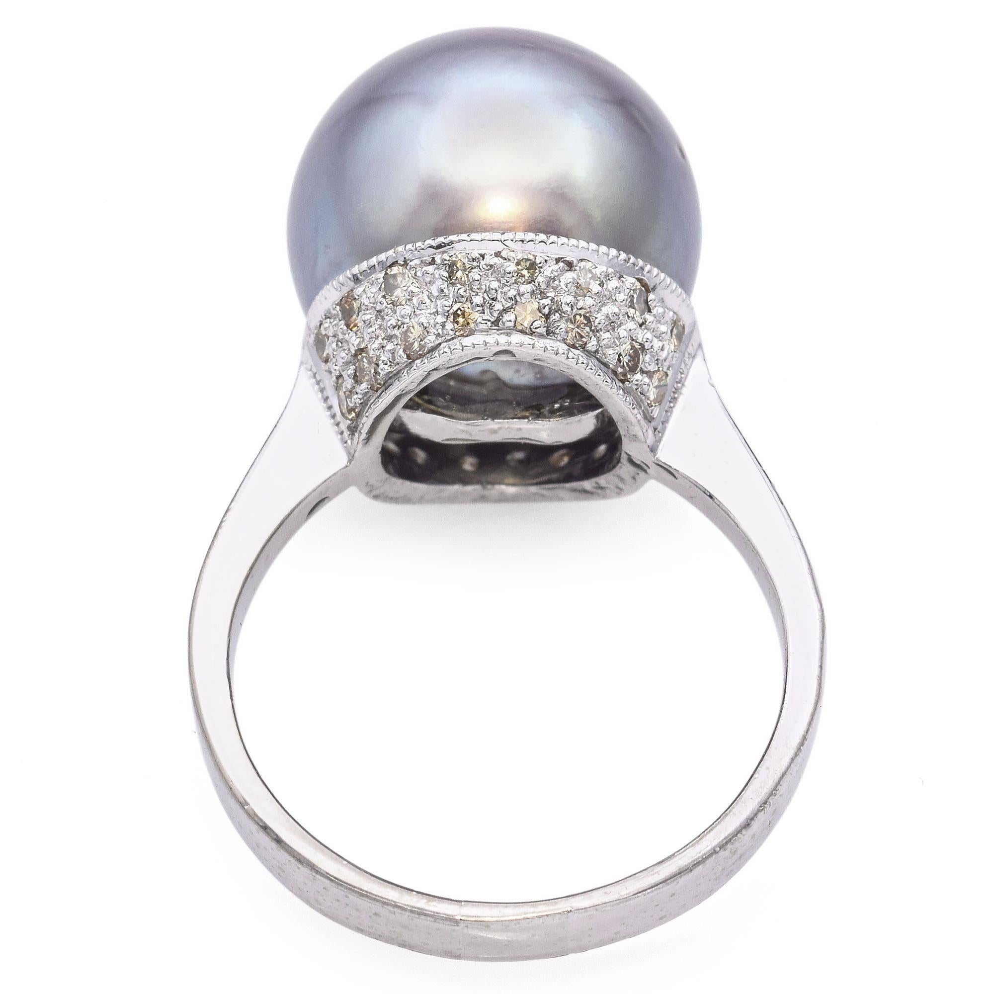 Women's Vintage 18k White Gold Tahitian Black Pearl and Diamond Ring For Sale