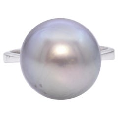 Vintage 18k White Gold Tahitian Black Pearl and Diamond Ring