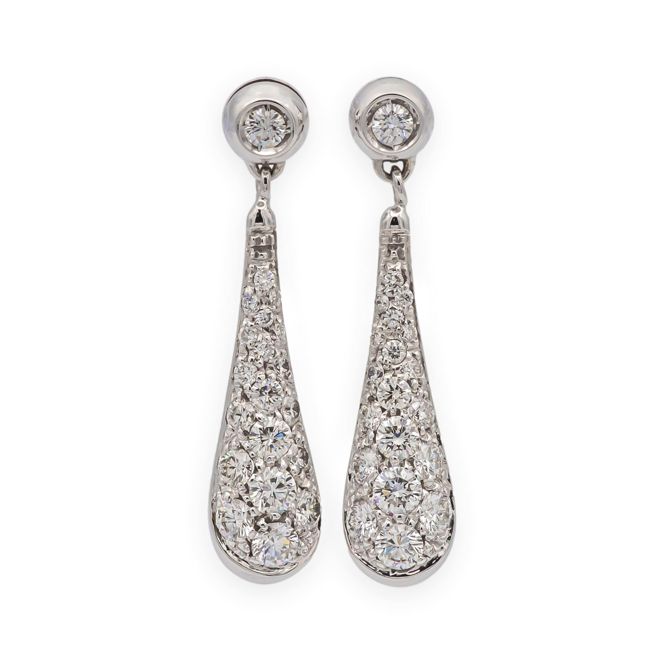 Orecchini a goccia pendenti in oro bianco 18K con pavé di diamanti 1,25 tcw. G VS in vendita 4