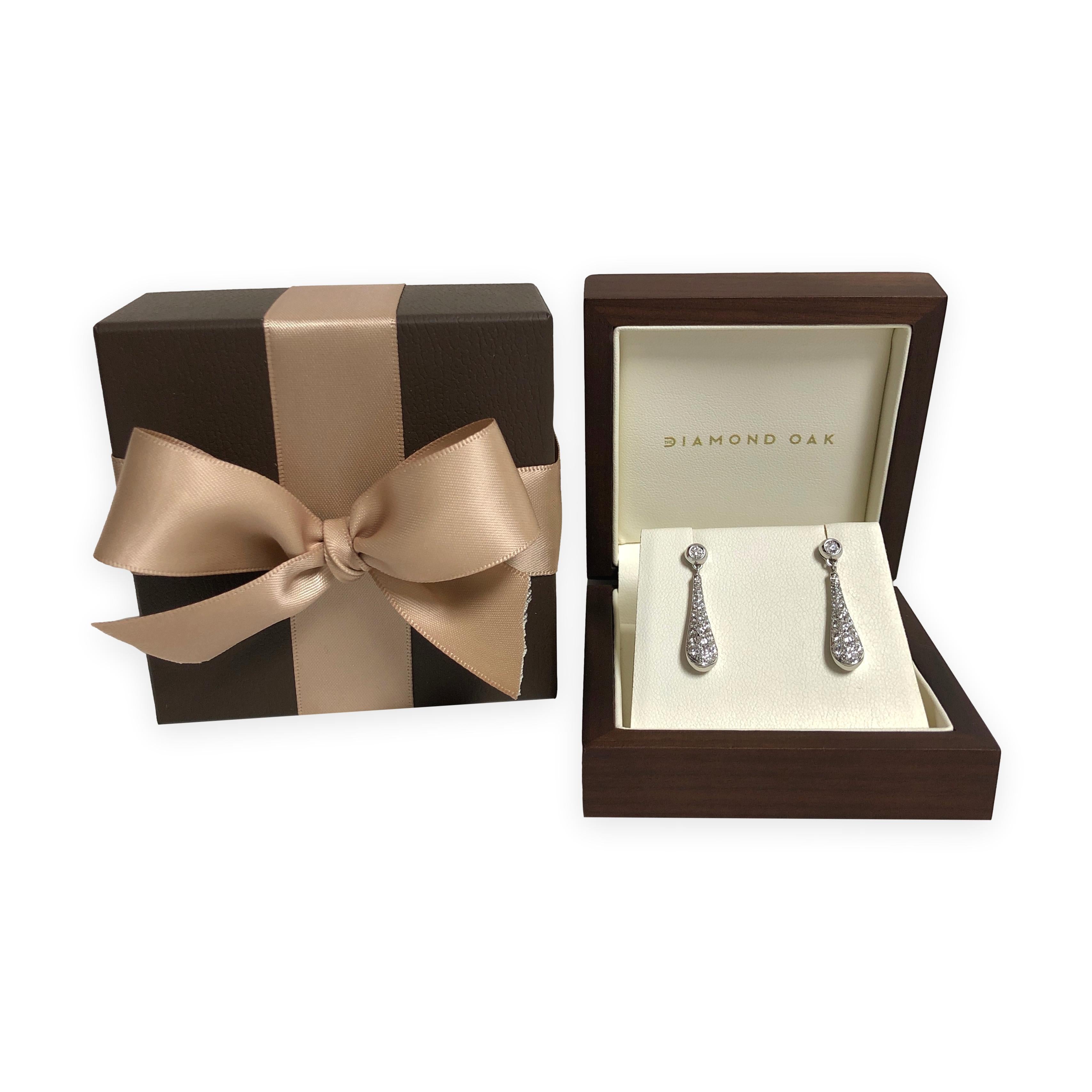 Orecchini a goccia pendenti in oro bianco 18K con pavé di diamanti 1,25 tcw. G VS in vendita 8