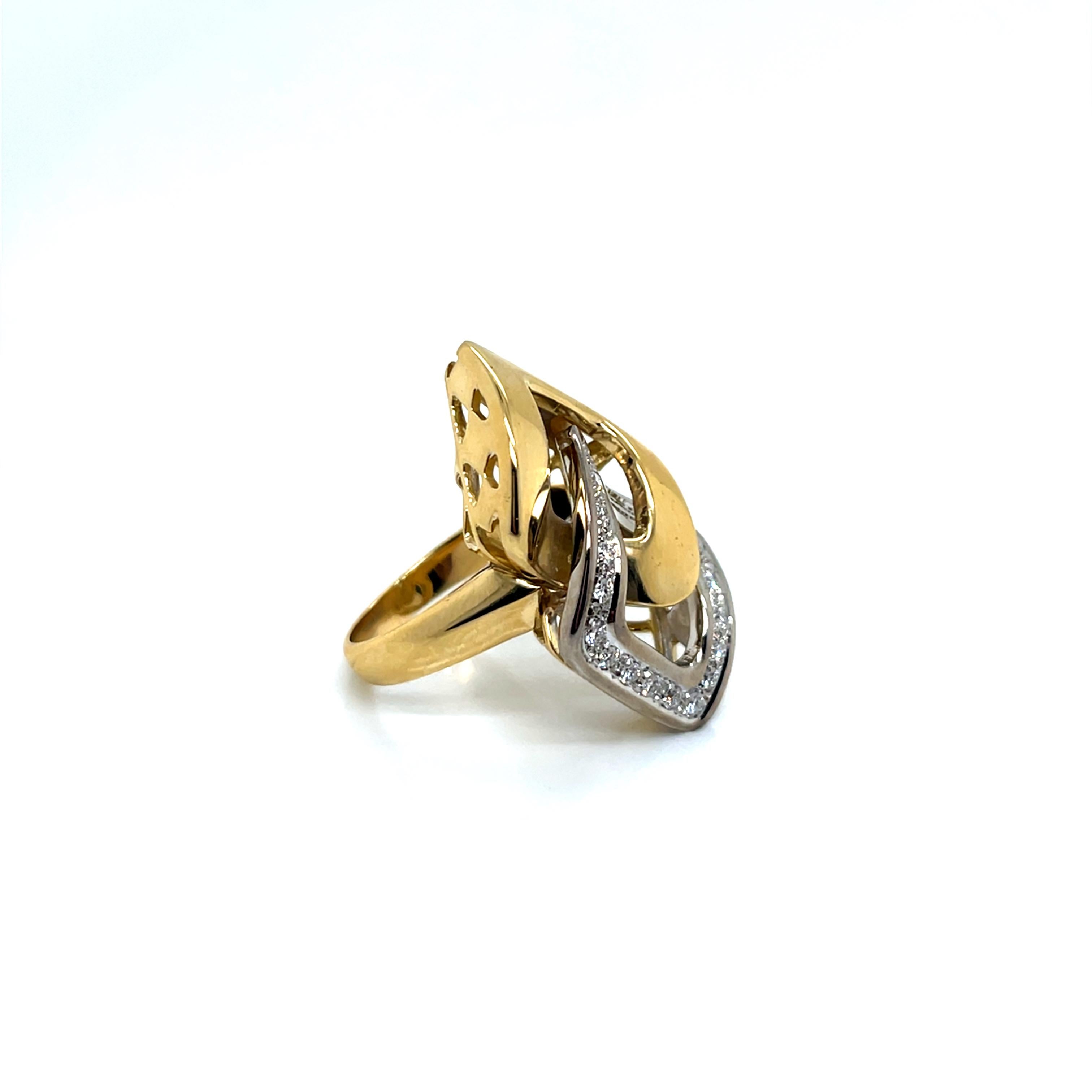 Anillo Vintage de Oro Amarillo y Blanco de 18k con Diamantes - Artesanía Italiana Corte redondo en venta