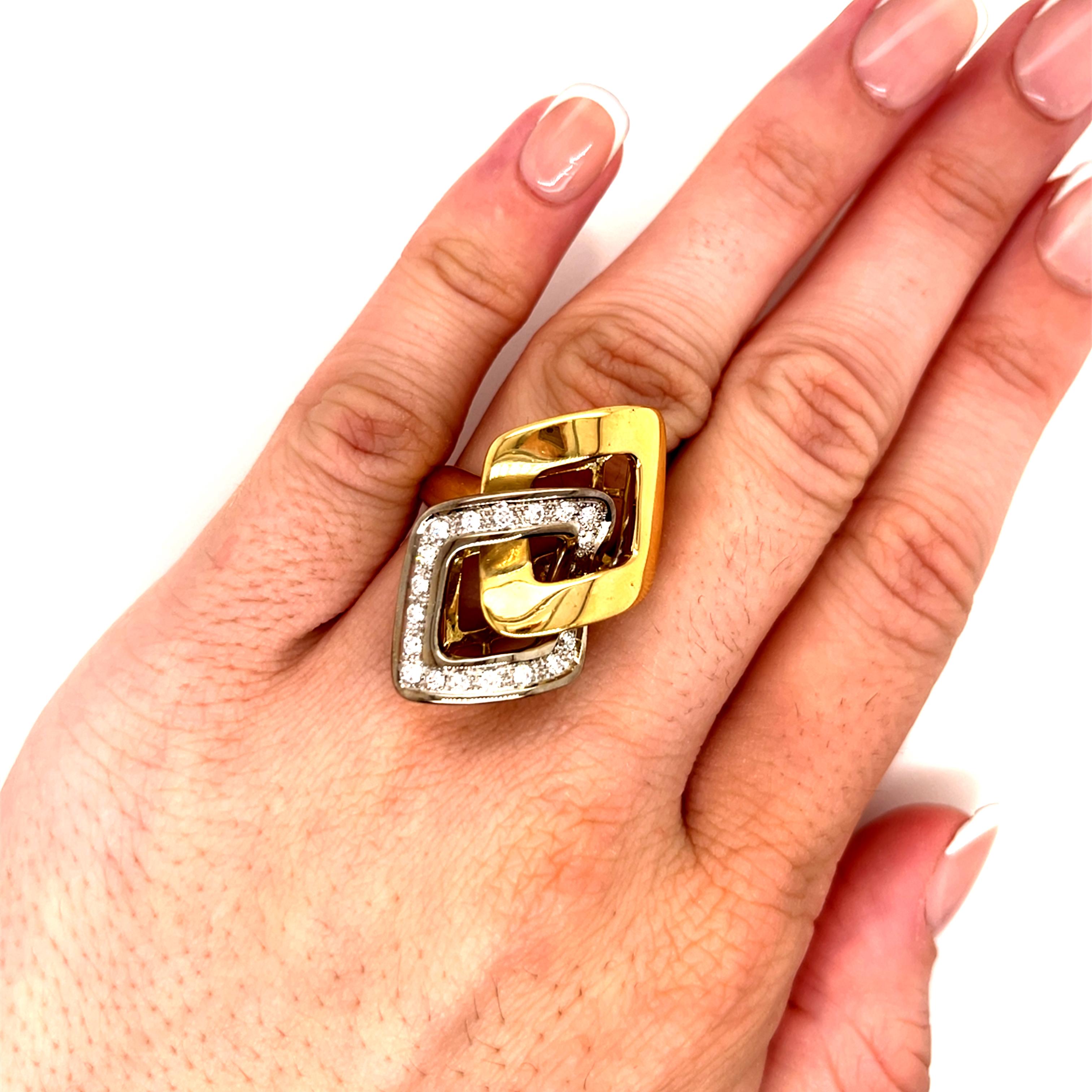 Anillo Vintage de Oro Amarillo y Blanco de 18k con Diamantes - Artesanía Italiana en venta 1